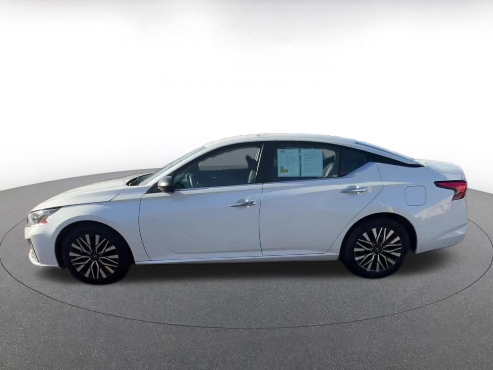 Thumbnail: 2025 Nissan Altima - 9