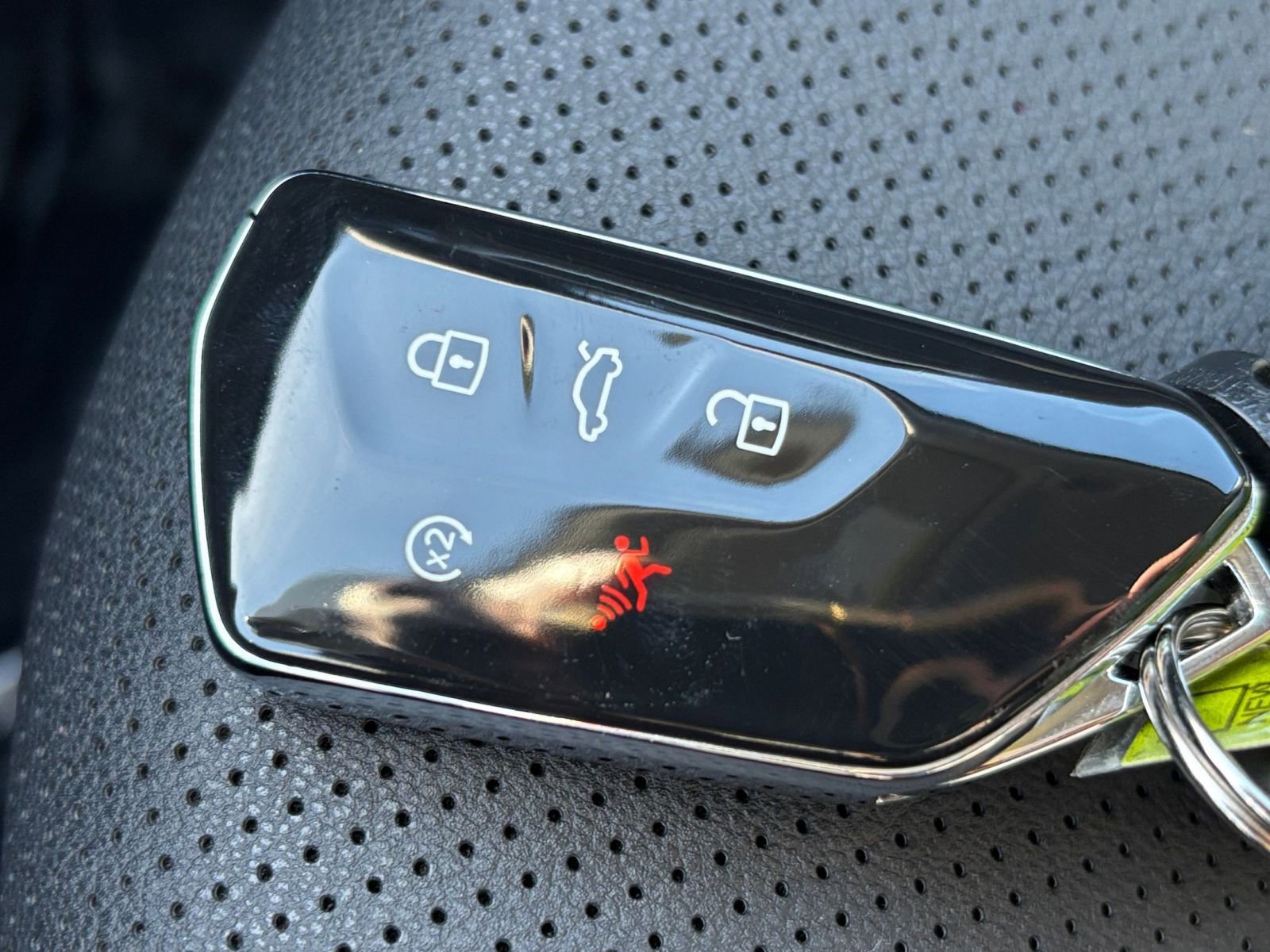 Thumbnail: 2024 Volkswagen Atlas - 21