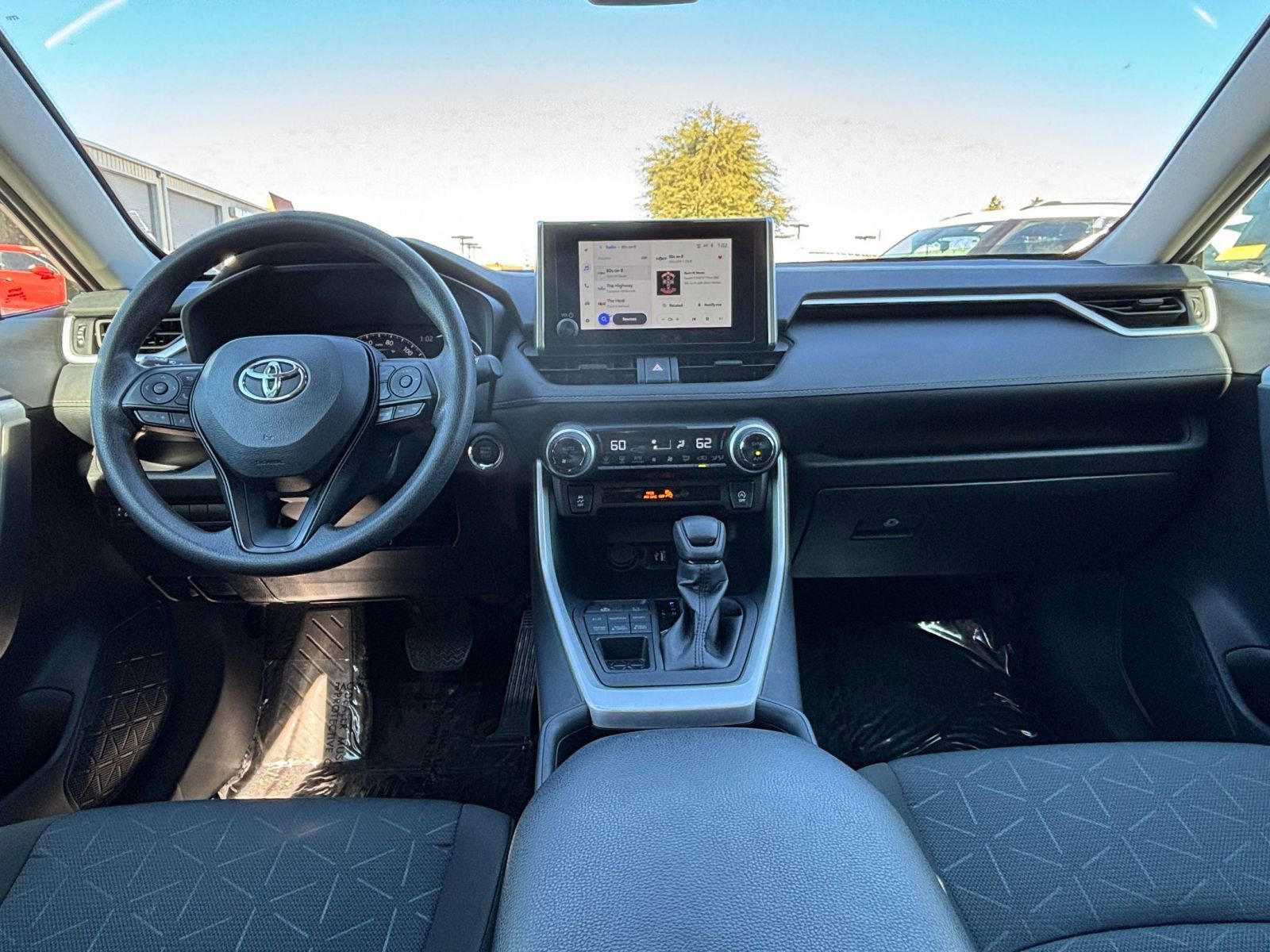 Thumbnail: 2025 Toyota RAV4 - 35