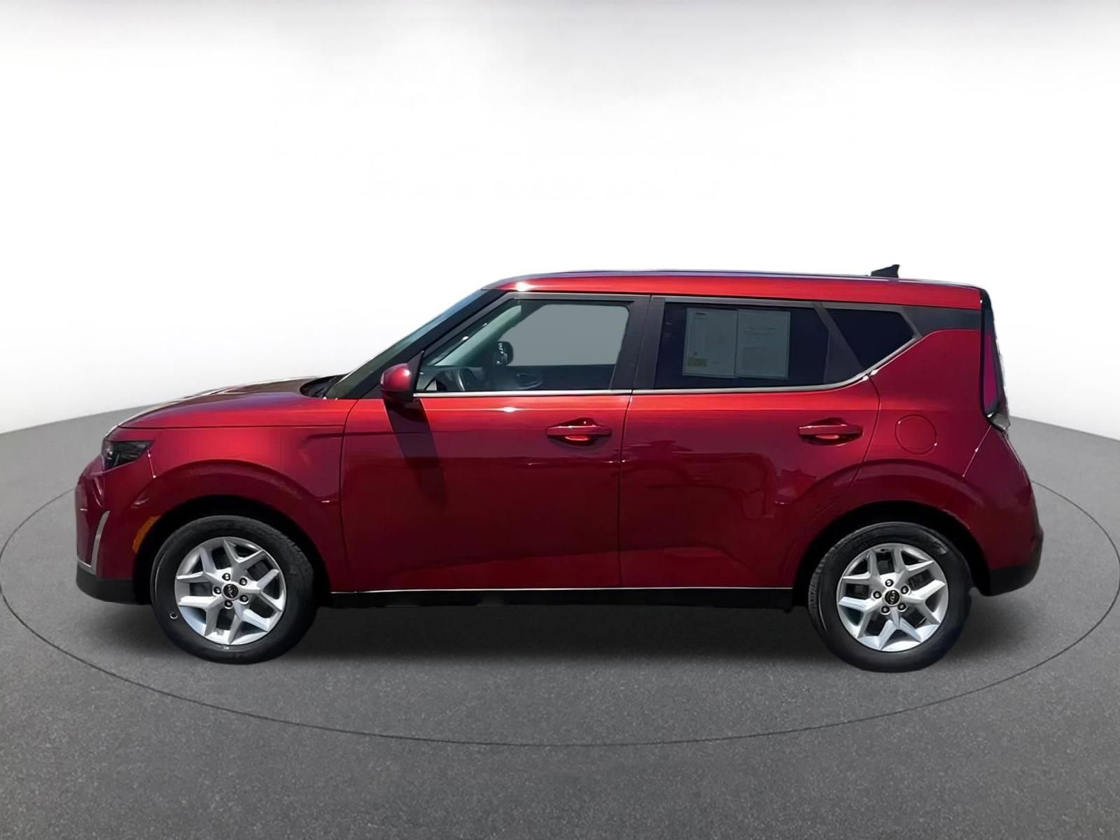 Thumbnail: 2023 Kia Soul - 9
