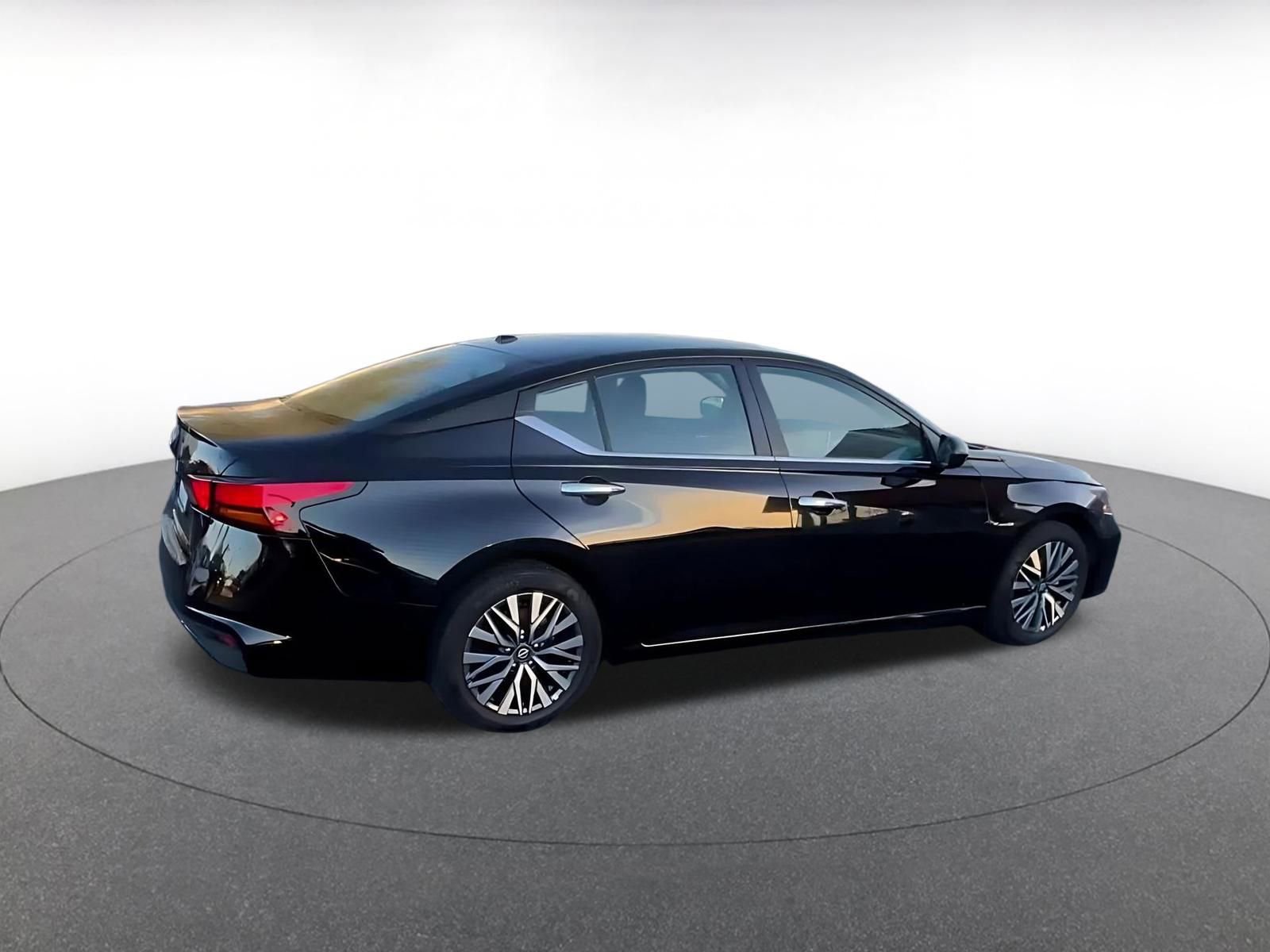 Thumbnail: 2025 Nissan Altima - 14