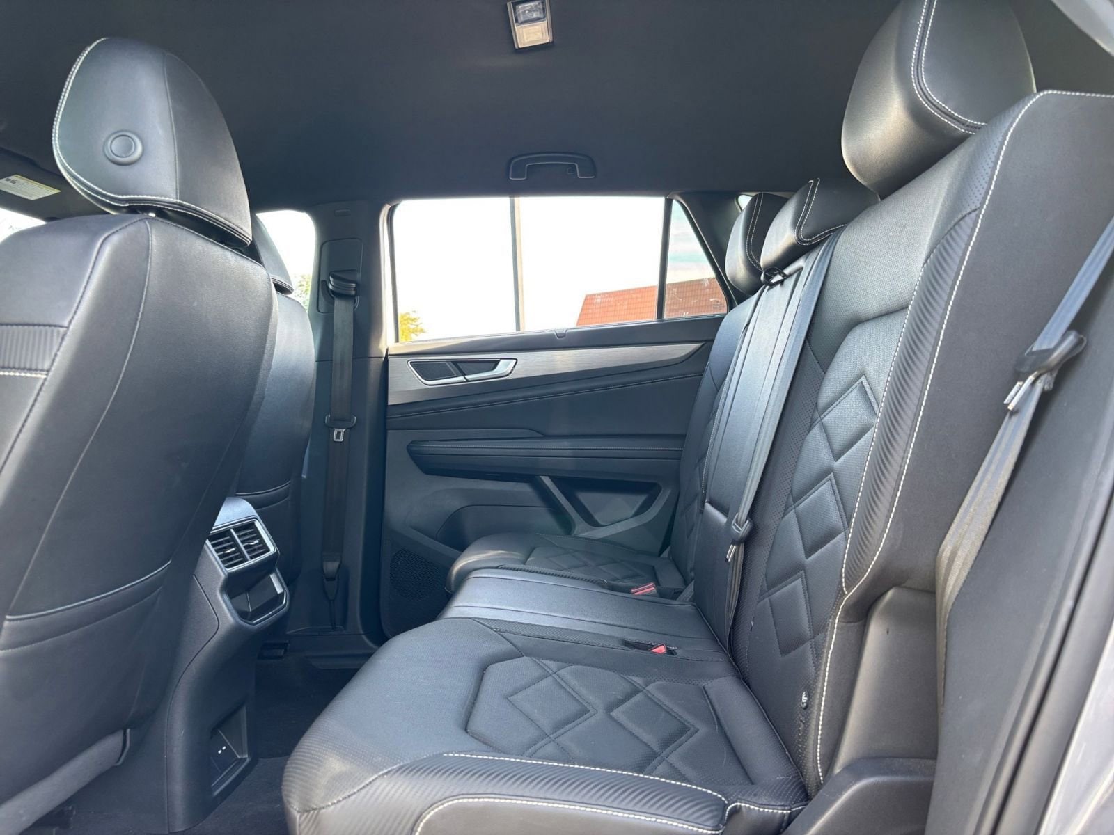 Thumbnail: 2025 Volkswagen Atlas - 28