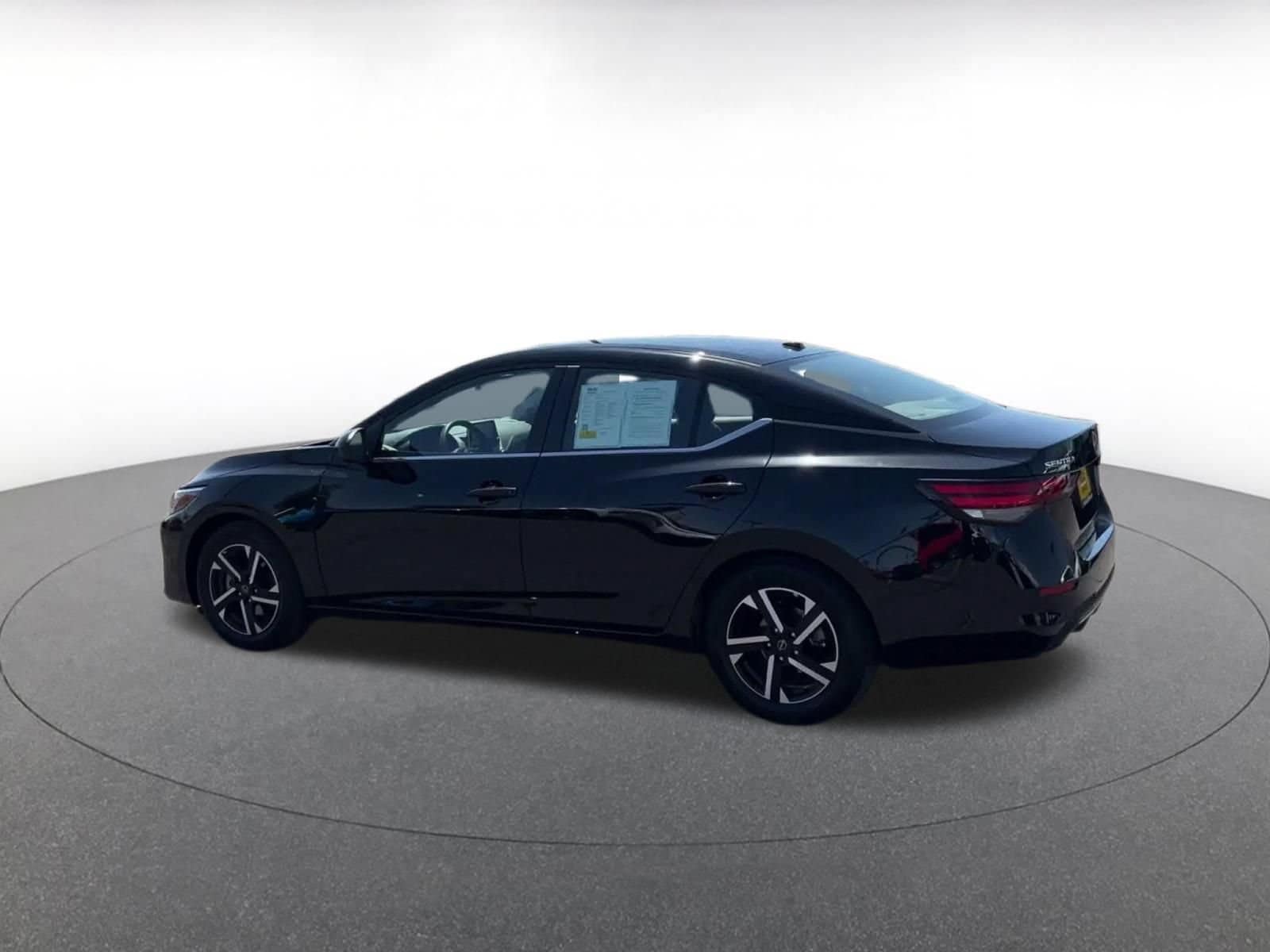 Thumbnail: 2025 Nissan Sentra - 9