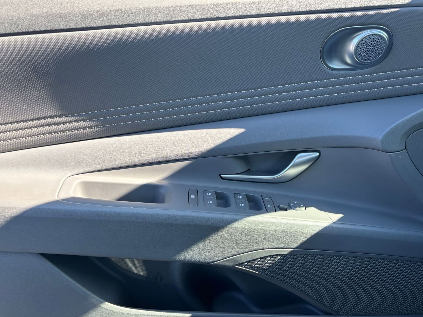 Thumbnail: 2025 Hyundai Elantra - 18