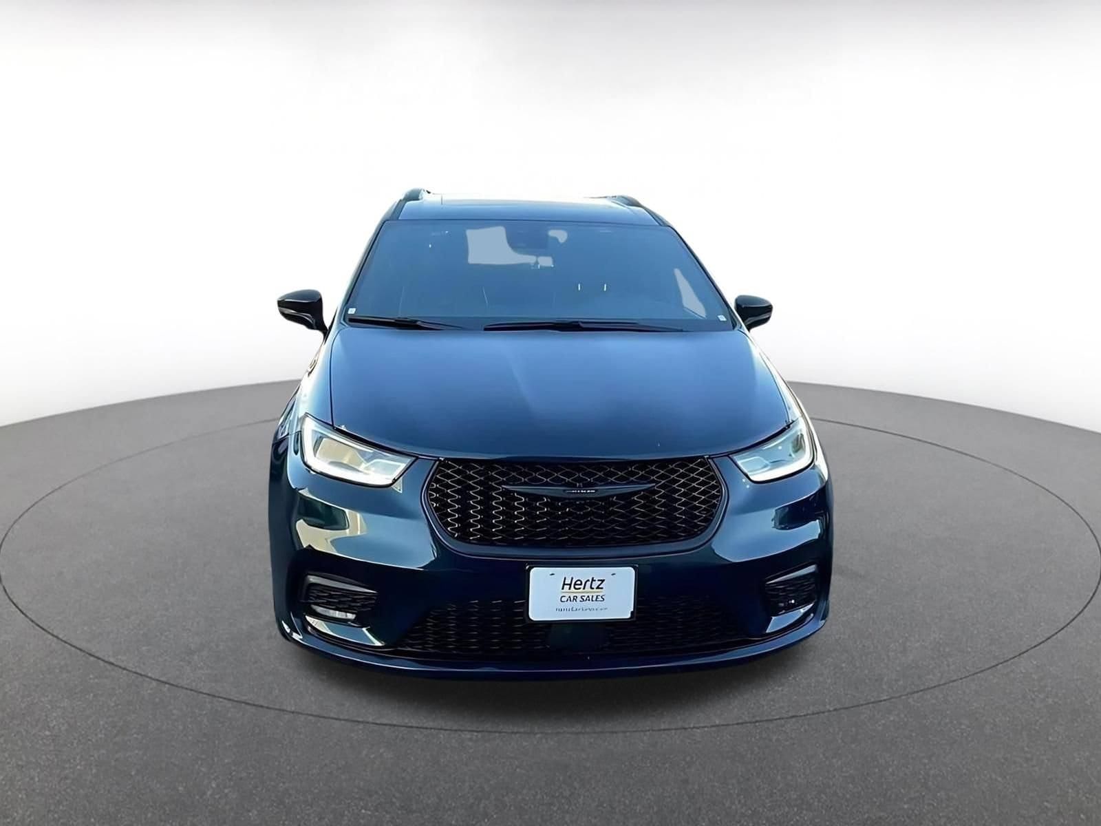 Thumbnail: 2025 Chrysler Pacifica - 4