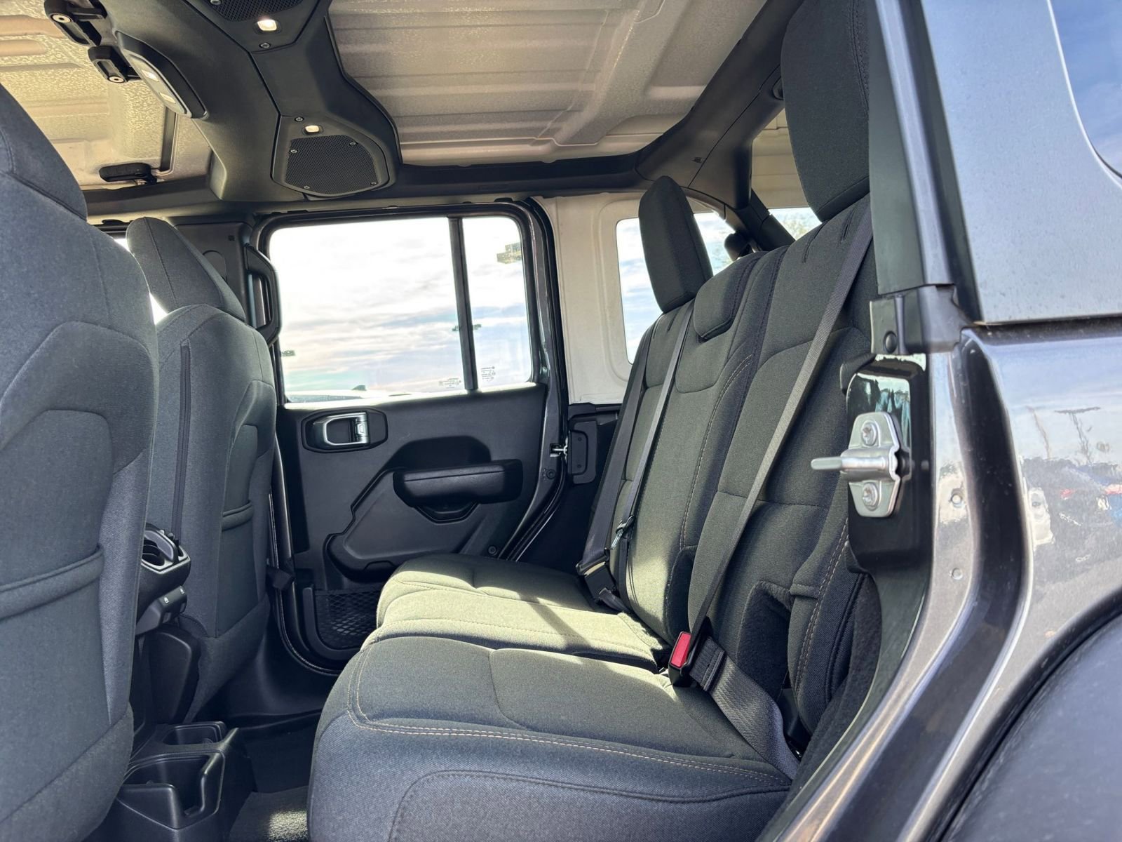 Thumbnail: 2025 Jeep Wrangler - 25