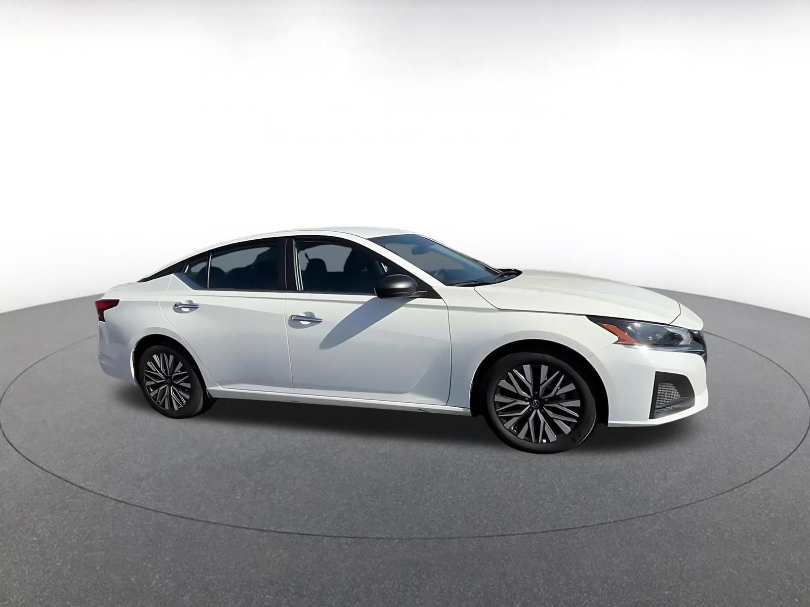 Thumbnail: 2025 Nissan Altima - 2