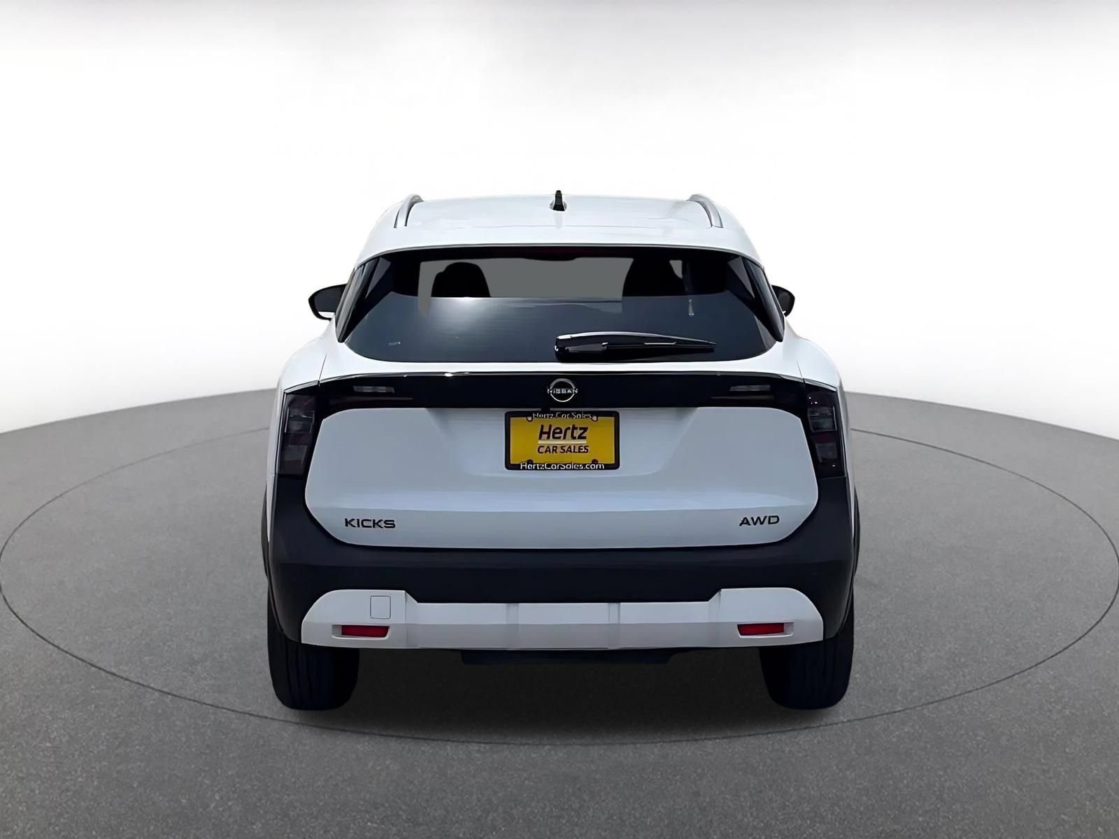 Thumbnail: 2026 Nissan Kicks - 10