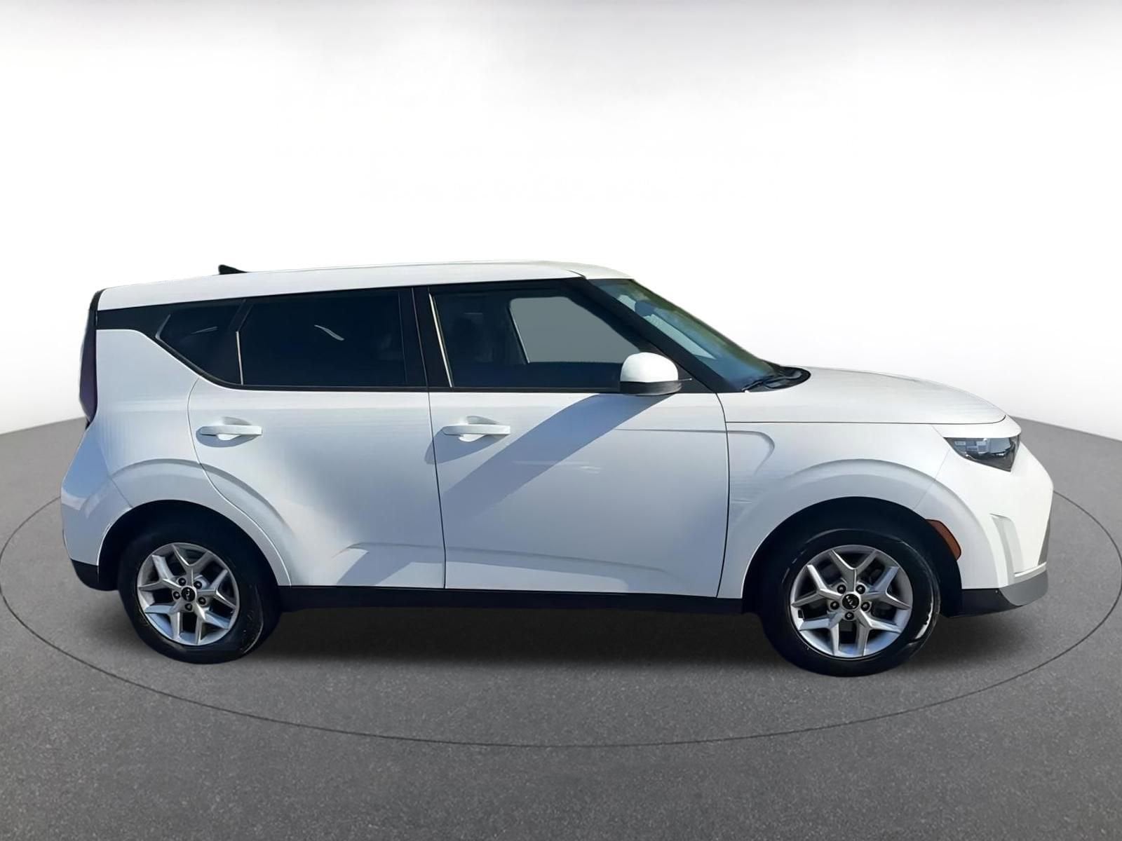 2024 Kia Soul LX 16