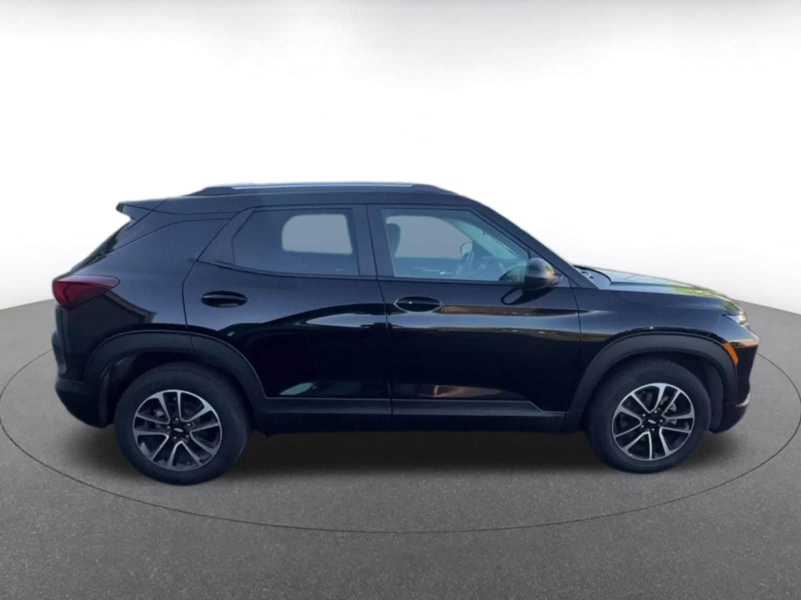 Thumbnail: 2025 Chevrolet TrailBlazer - 16
