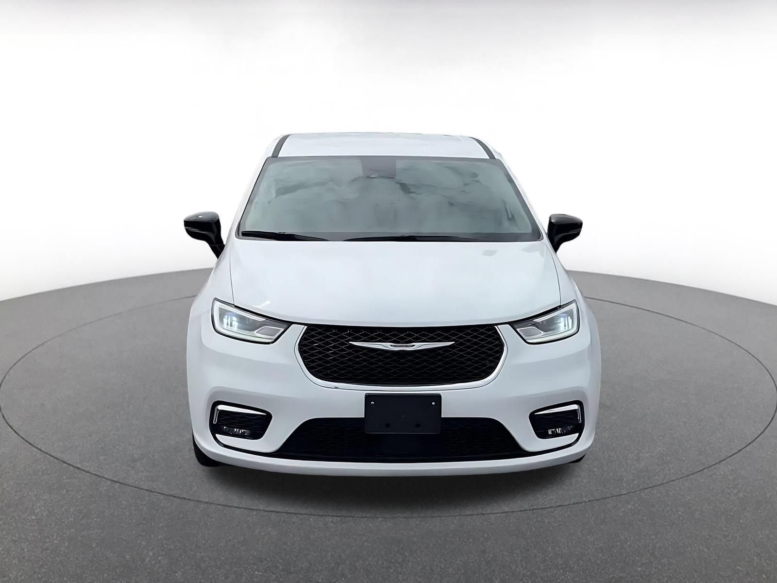Thumbnail: 2024 Chrysler Pacifica - 4