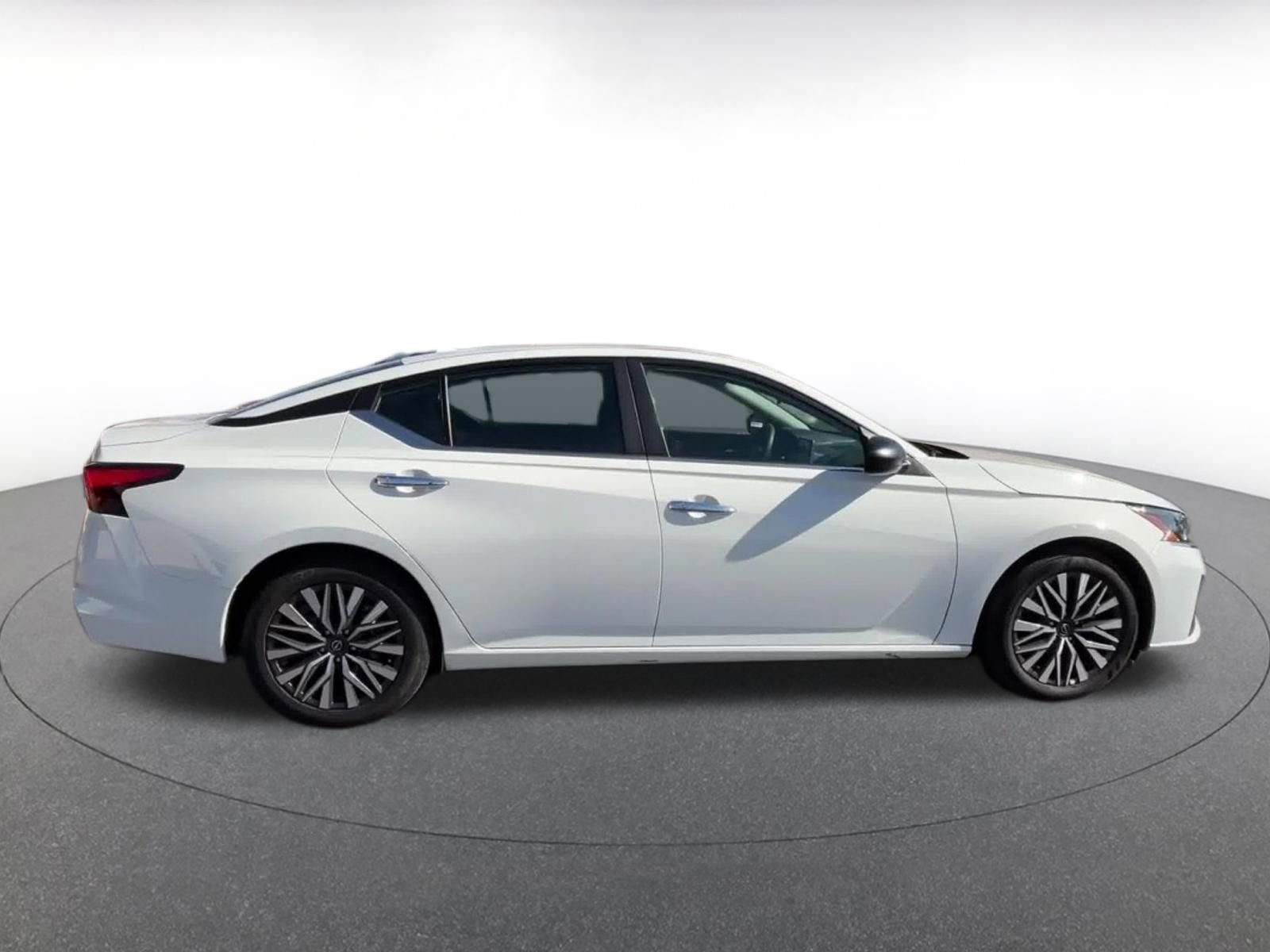 Thumbnail: 2025 Nissan Altima - 16