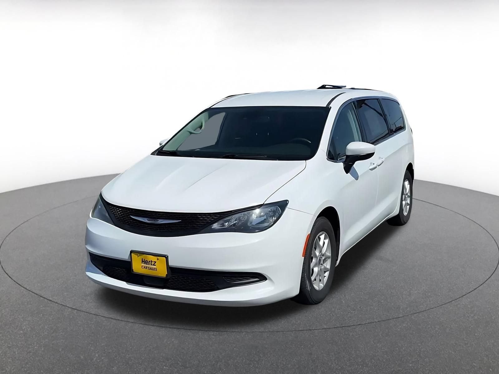 Thumbnail: 2023 Chrysler Voyager - 5