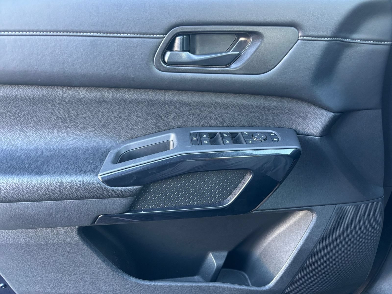 Thumbnail: 2025 Nissan Pathfinder - 15