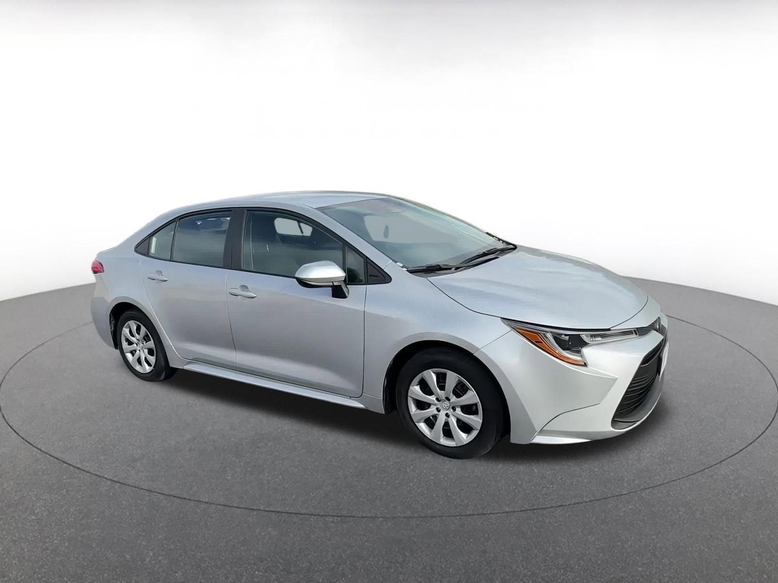 2024 Toyota Corolla LE 2