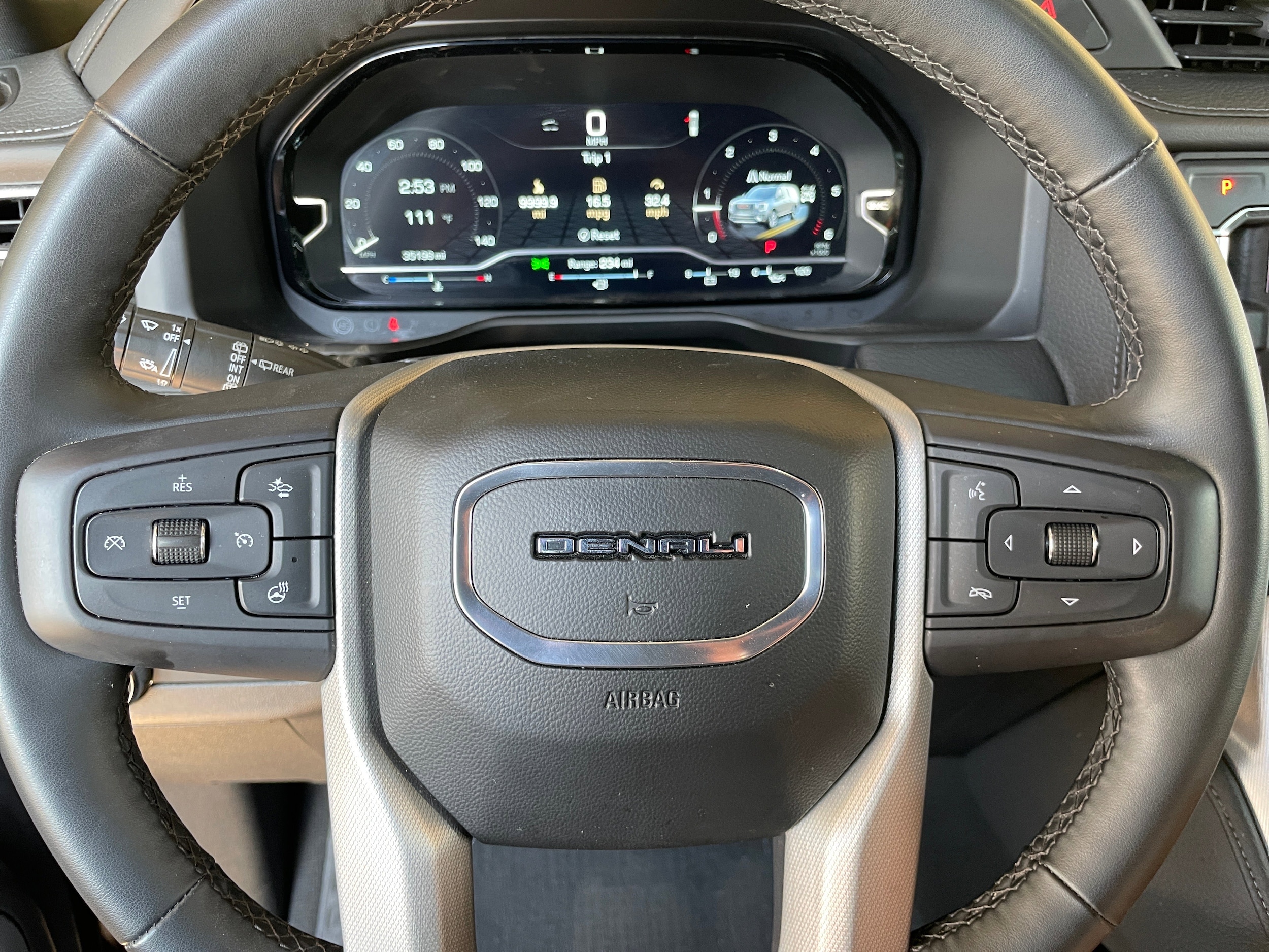 2023 GMC Yukon XL Denali 27