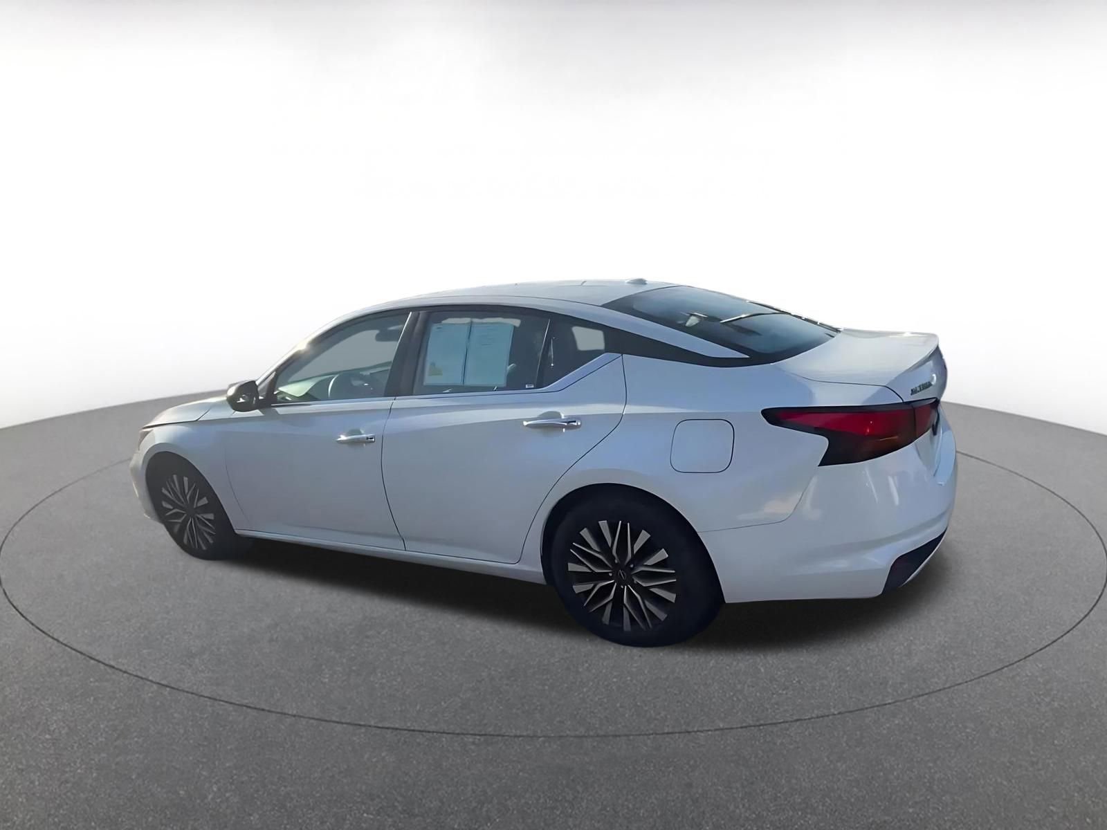 Thumbnail: 2025 Nissan Altima - 10