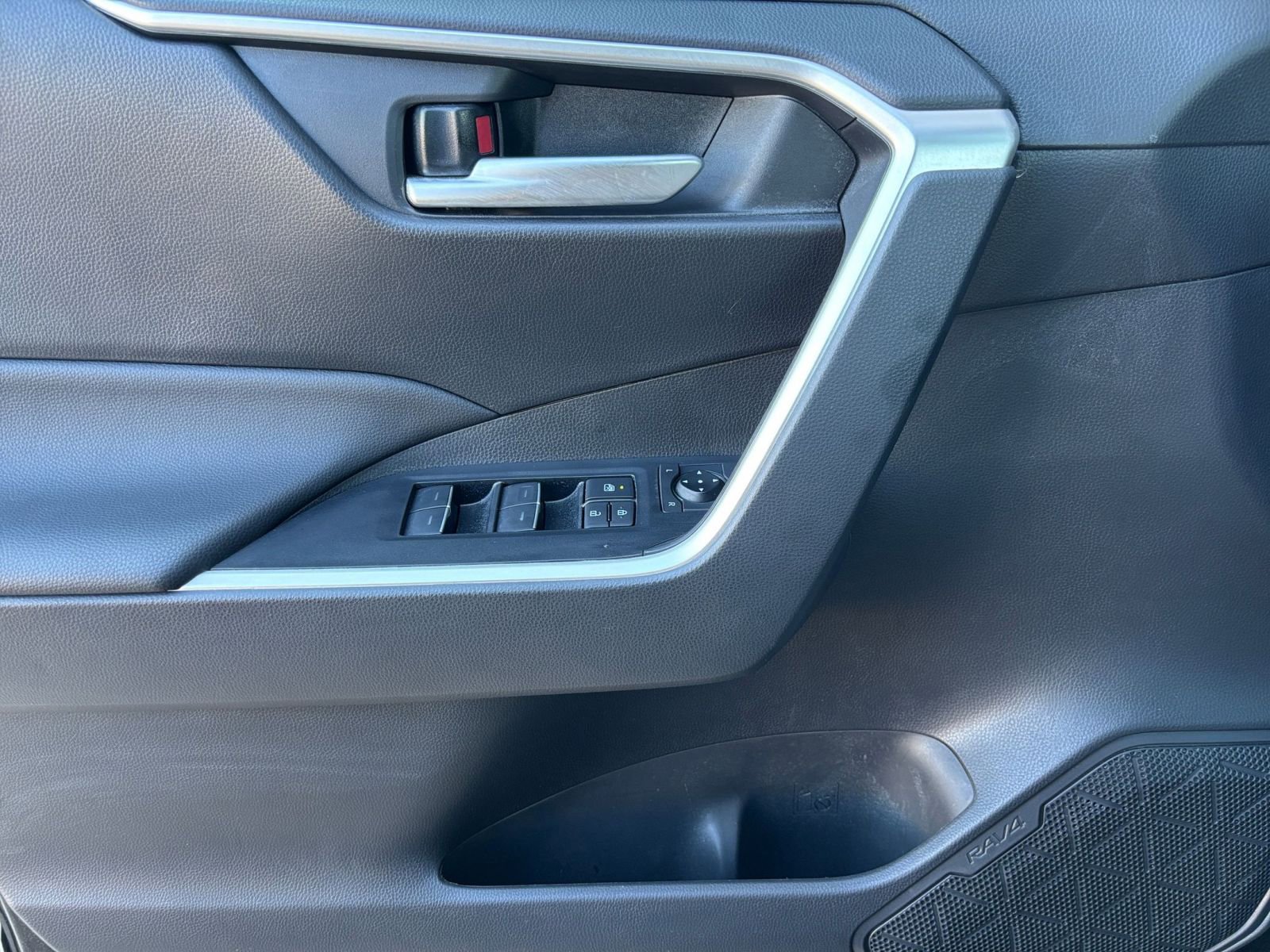 Thumbnail: 2025 Toyota RAV4 - 20