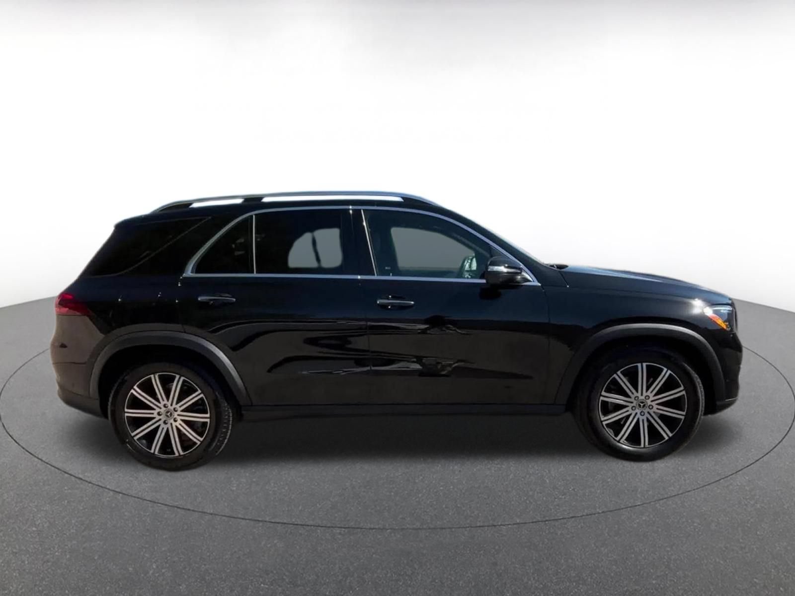 Thumbnail: 2026 Mercedes-Benz GLE - 14
