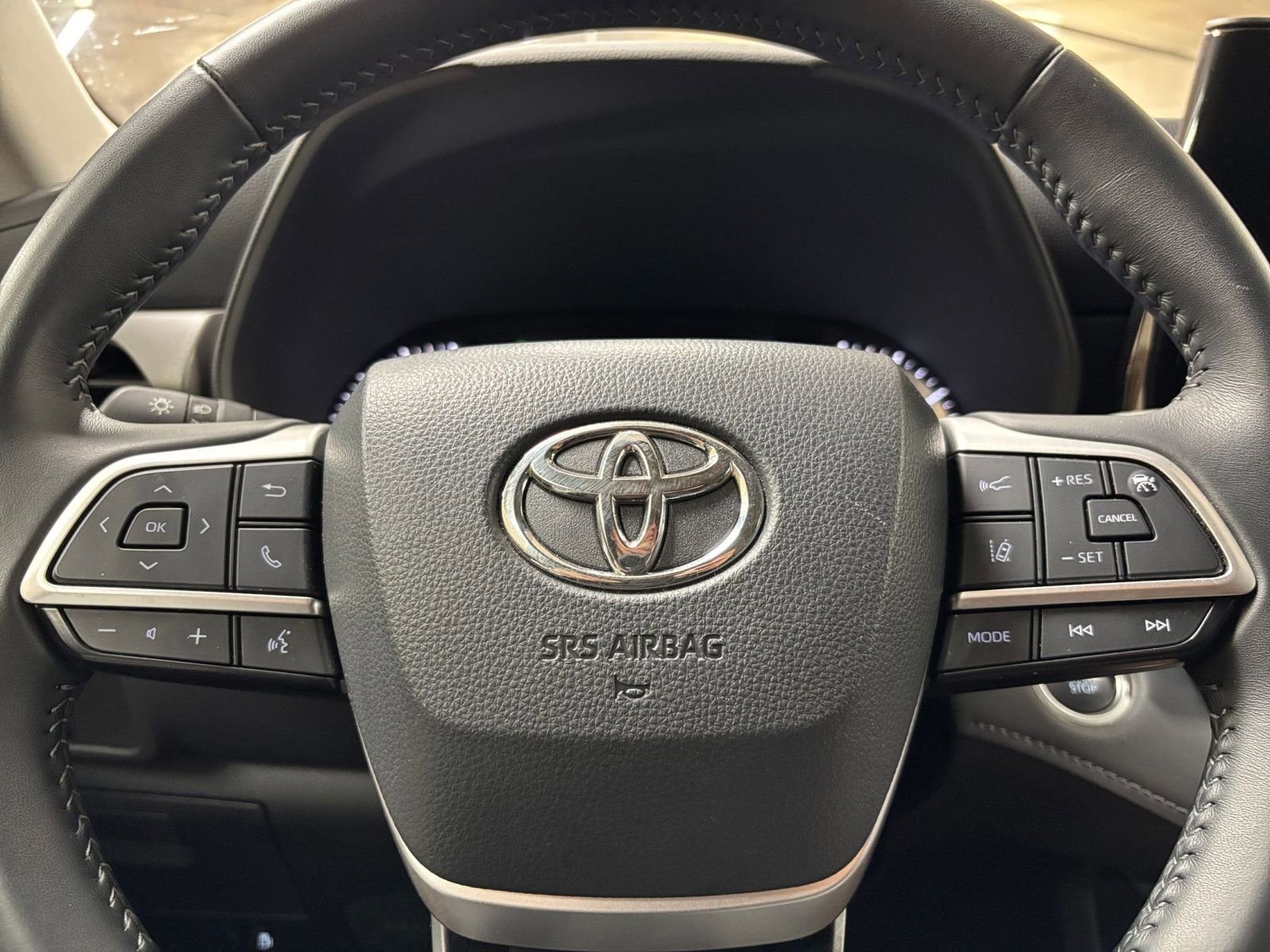 Thumbnail: 2025 Toyota Highlander - 29