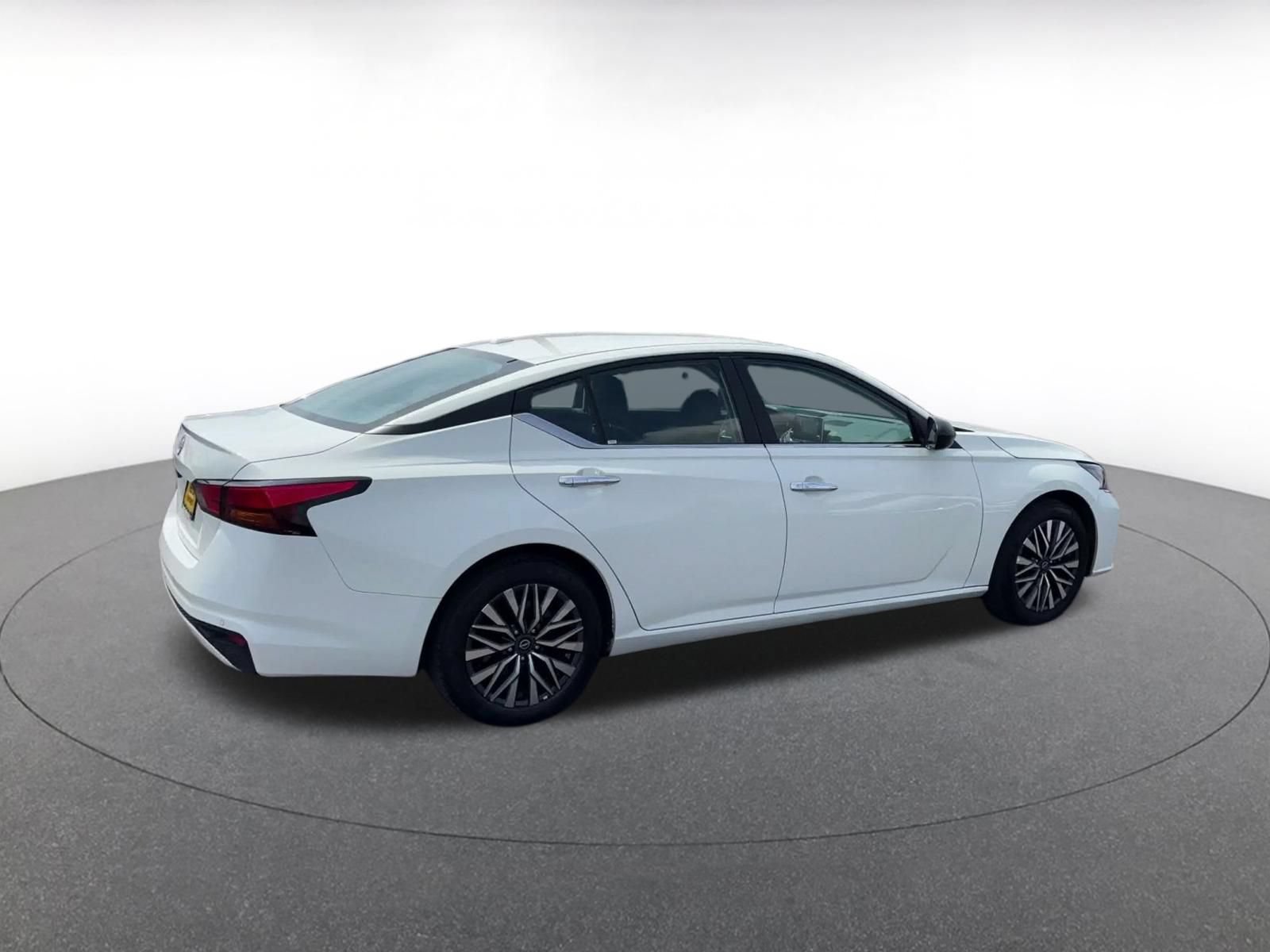 Thumbnail: 2025 Nissan Altima - 13