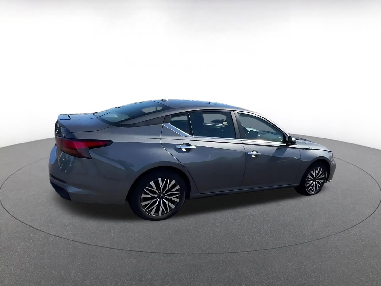 Thumbnail: 2025 Nissan Altima - 15