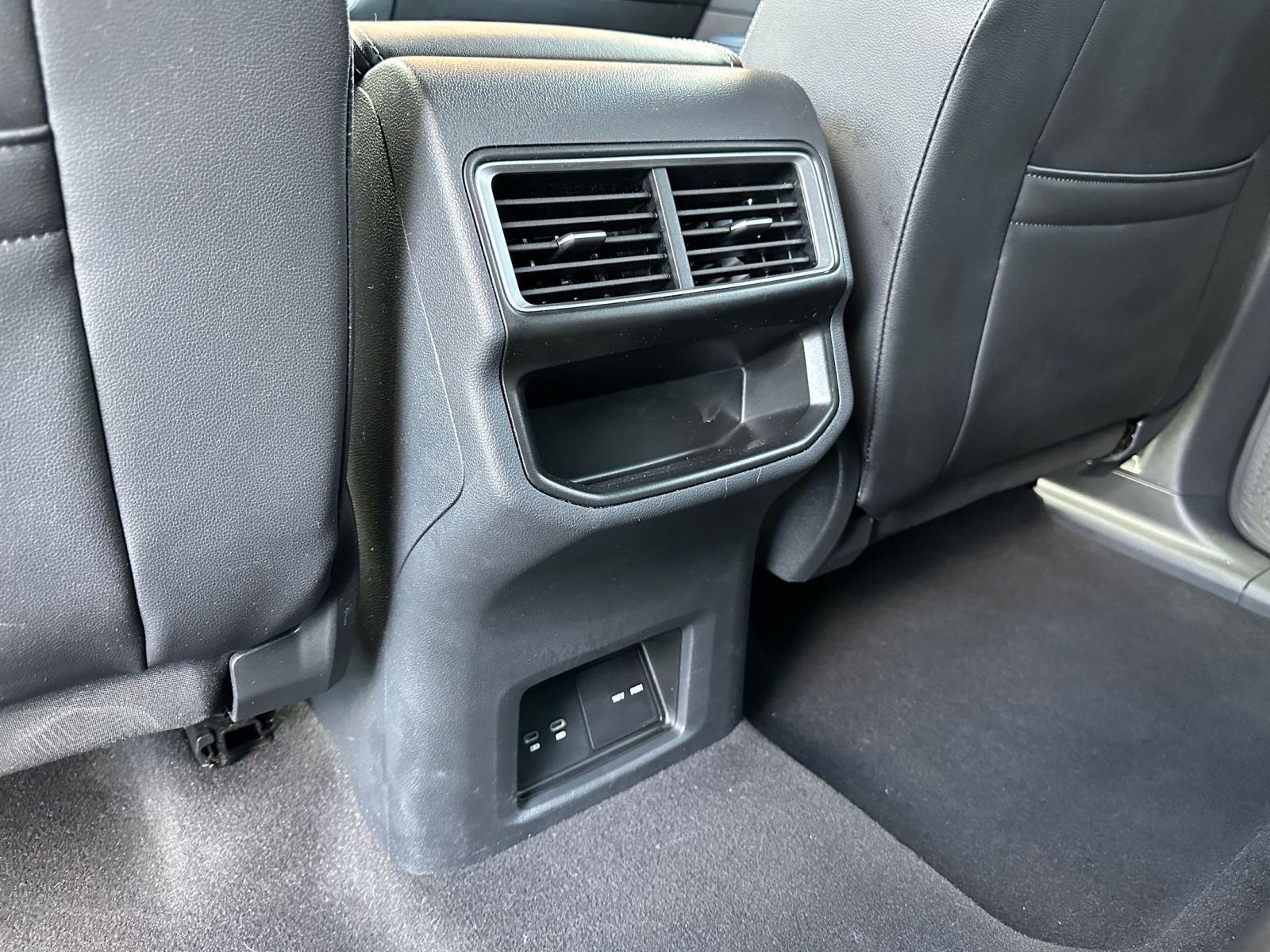 Thumbnail: 2024 Volkswagen Atlas - 24