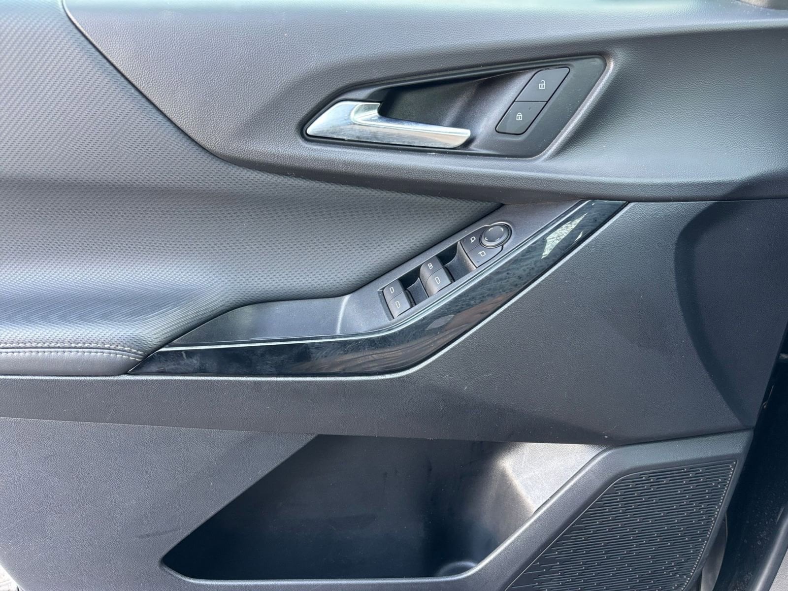 Thumbnail: 2025 Chevrolet Equinox - 18
