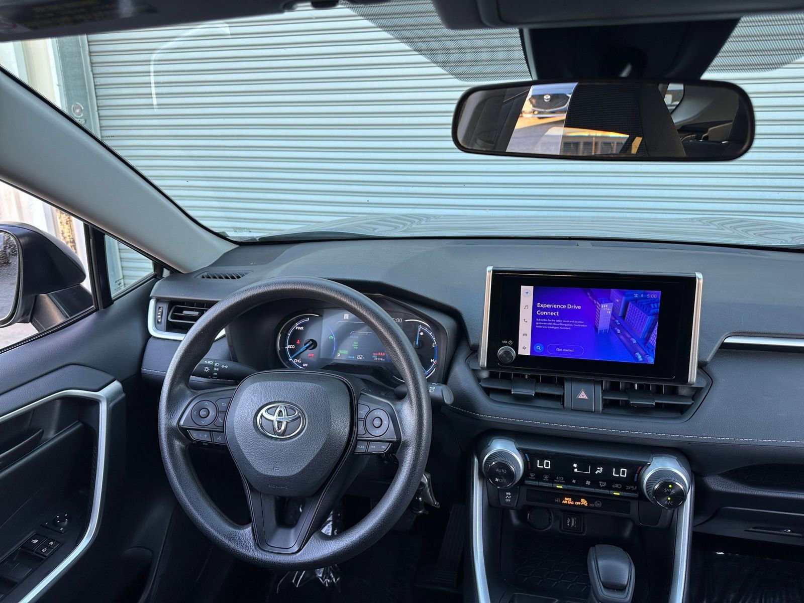 Thumbnail: 2025 Toyota RAV4 - 33