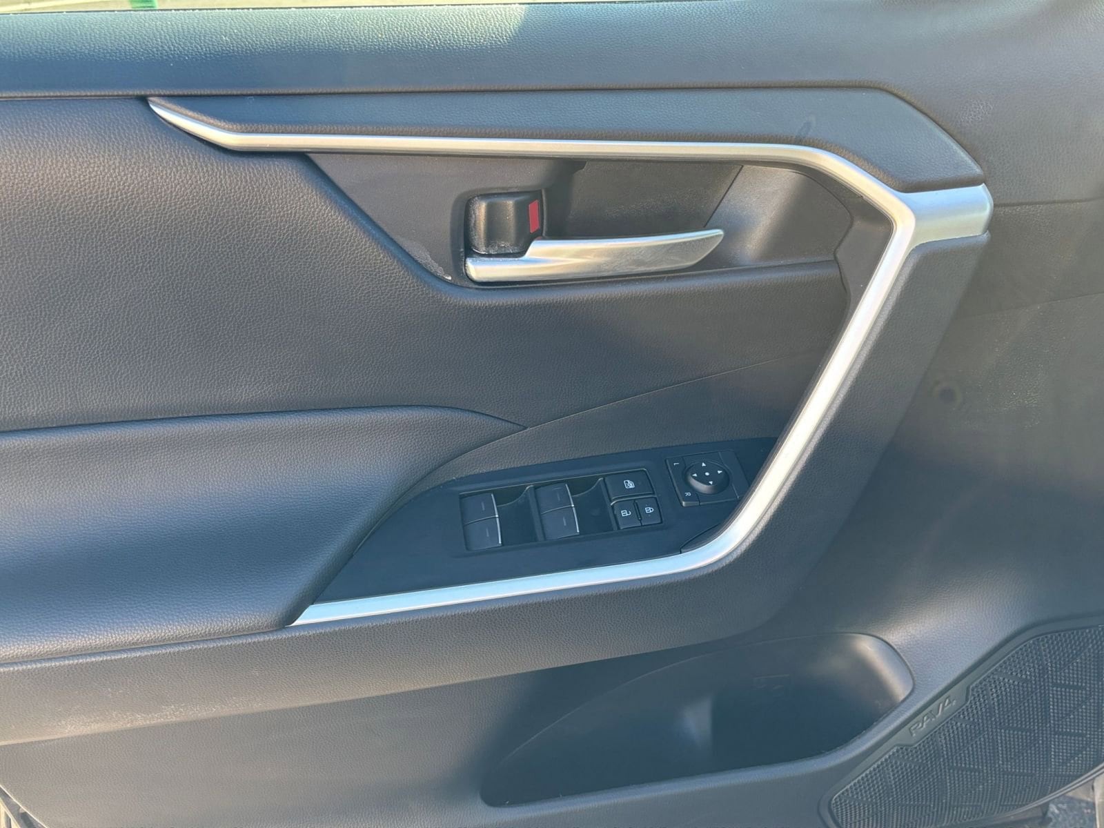 Thumbnail: 2025 Toyota RAV4 - 20