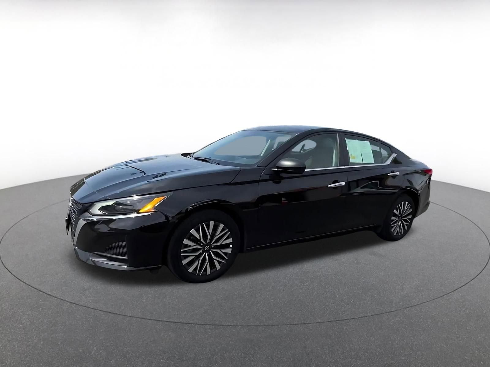 Thumbnail: 2025 Nissan Altima - 8