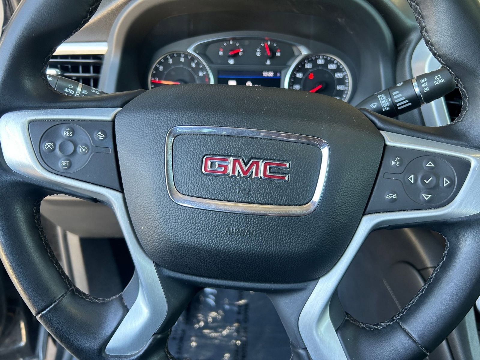 Thumbnail: 2023 GMC Acadia - 28