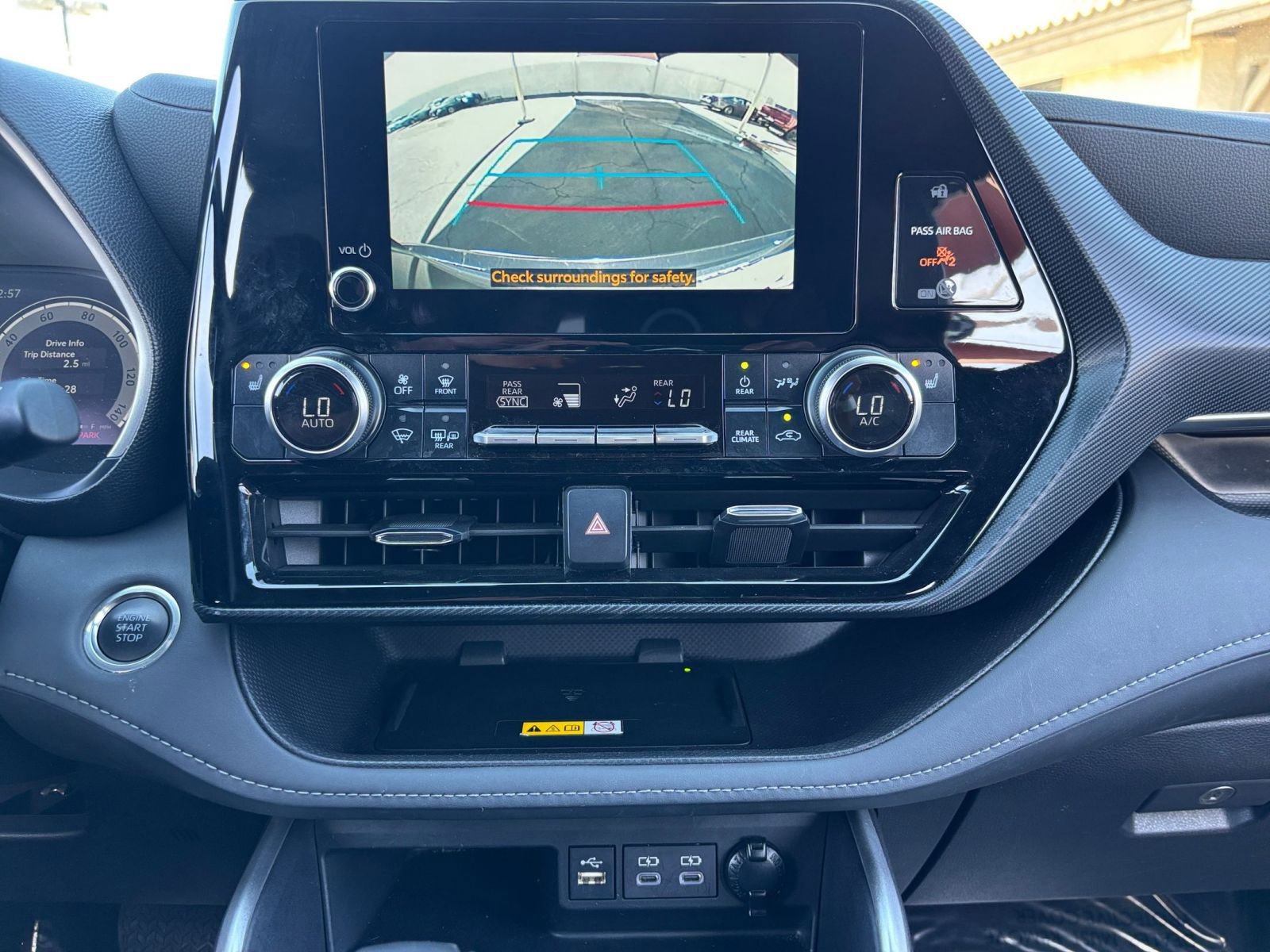 Thumbnail: 2025 Toyota Highlander - 17