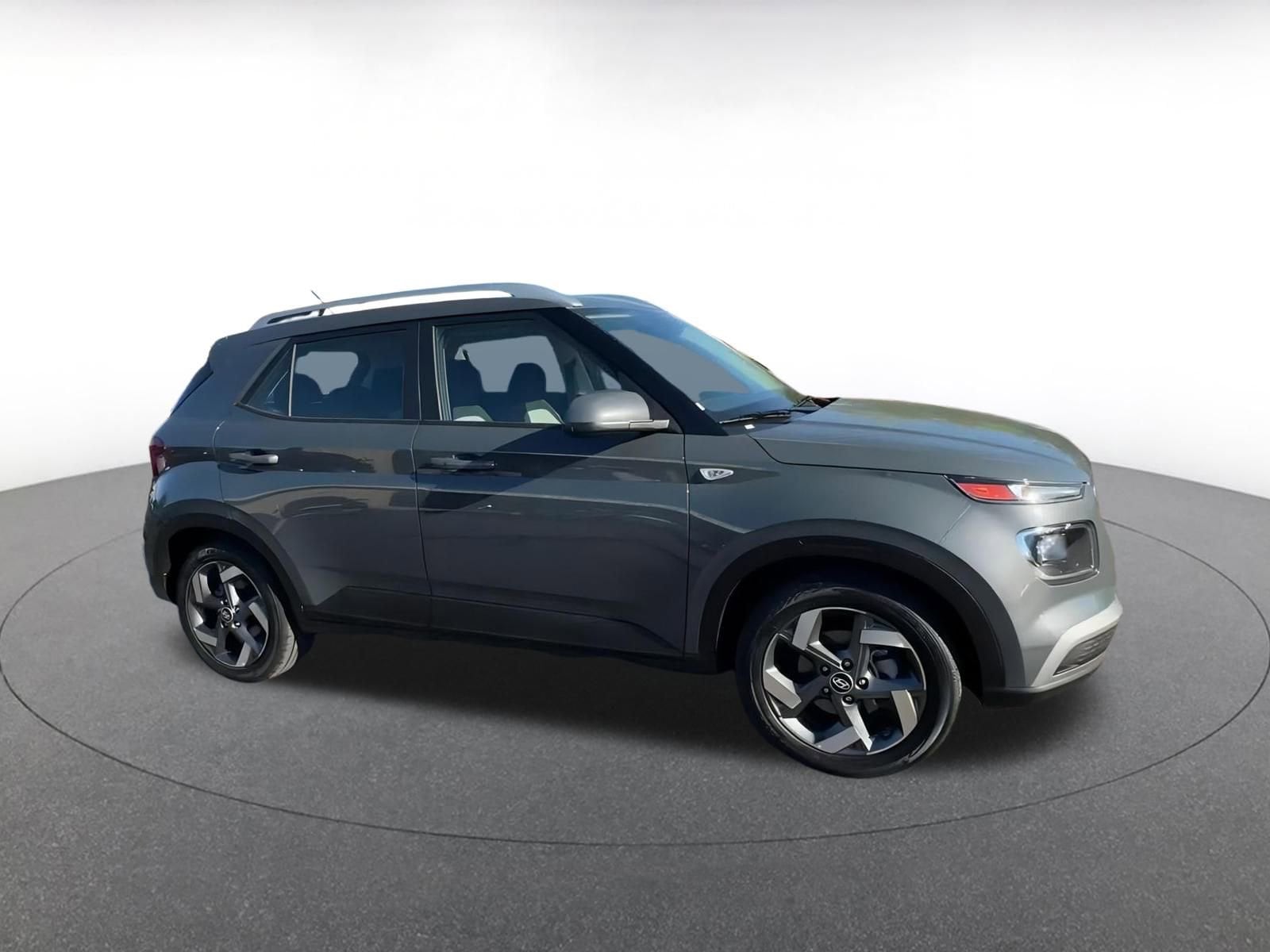 Thumbnail: 2025 Hyundai Venue - 2