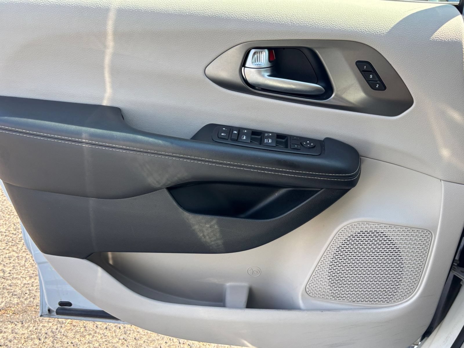 Thumbnail: 2024 Chrysler Pacifica - 18