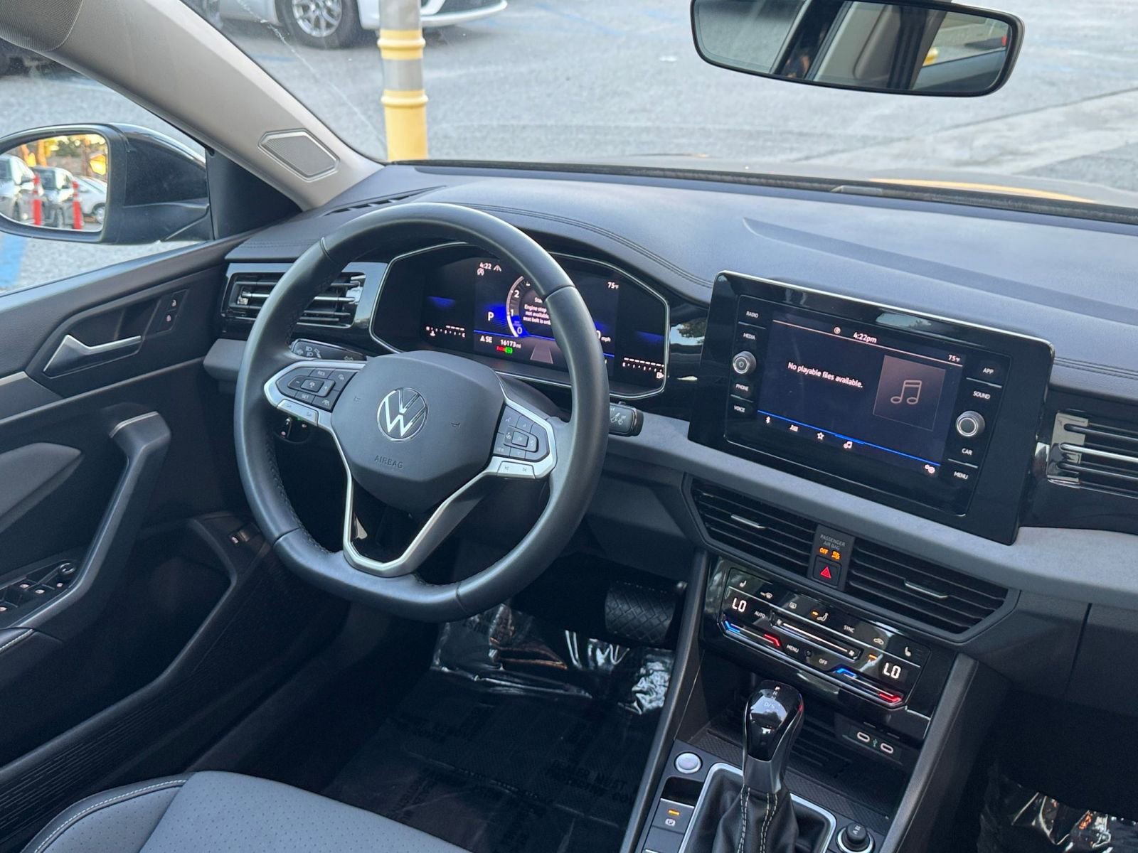 Thumbnail: 2025 Volkswagen Jetta - 34