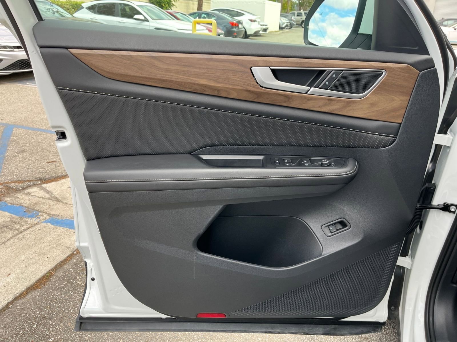 Thumbnail: 2025 Volkswagen Atlas - 20