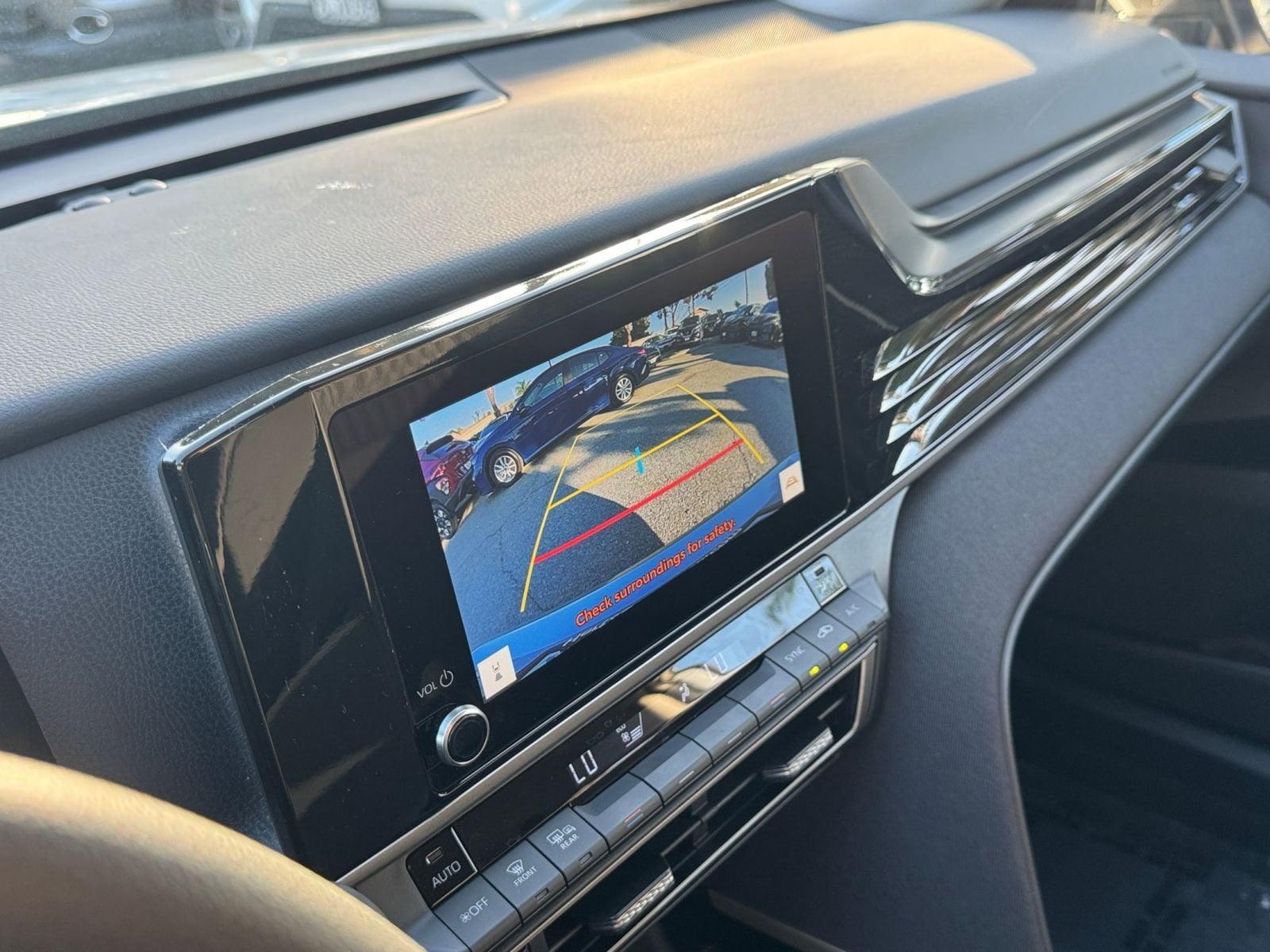 Thumbnail: 2025 Toyota Camry - 17