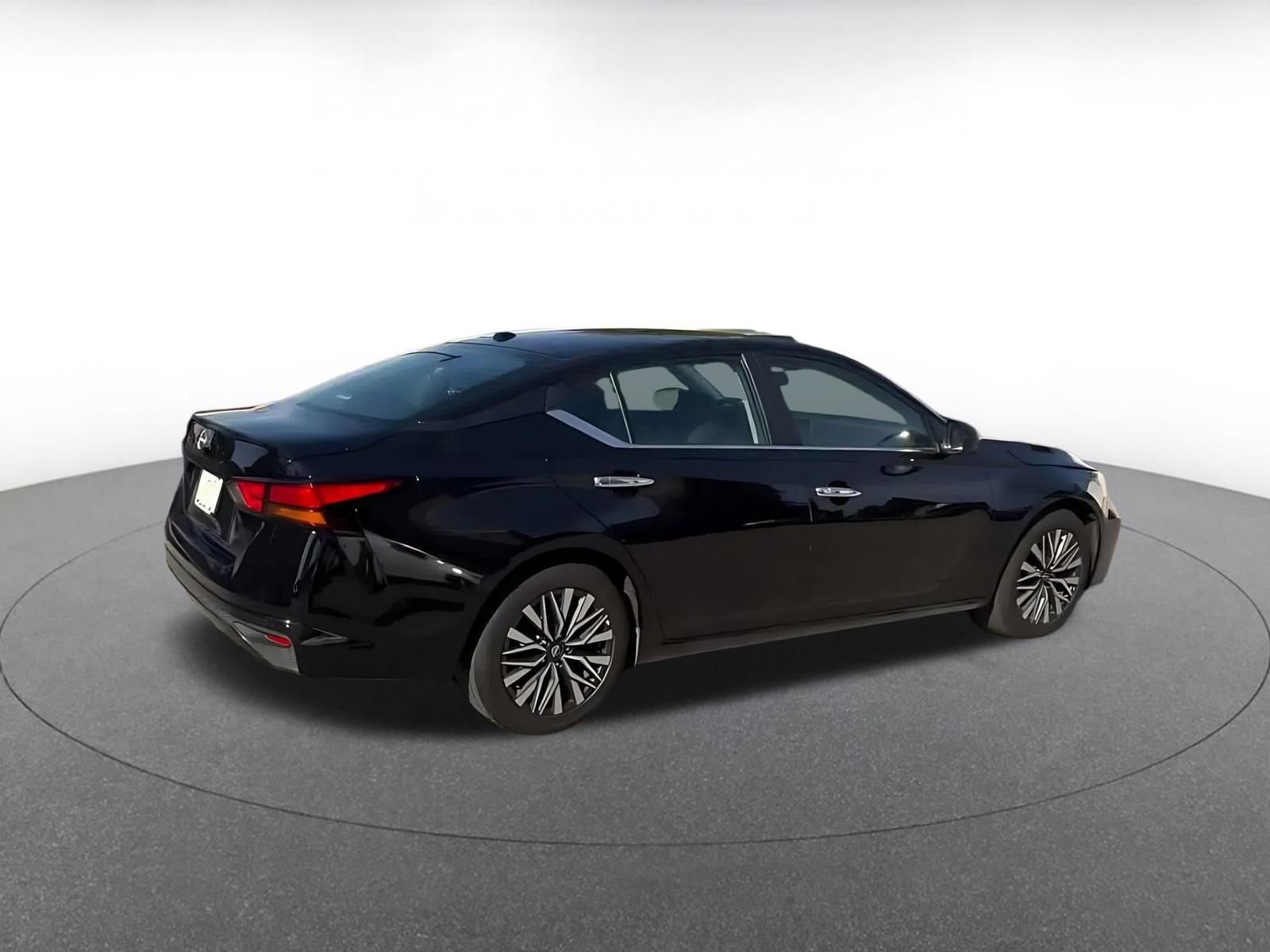 Thumbnail: 2025 Nissan Altima - 14