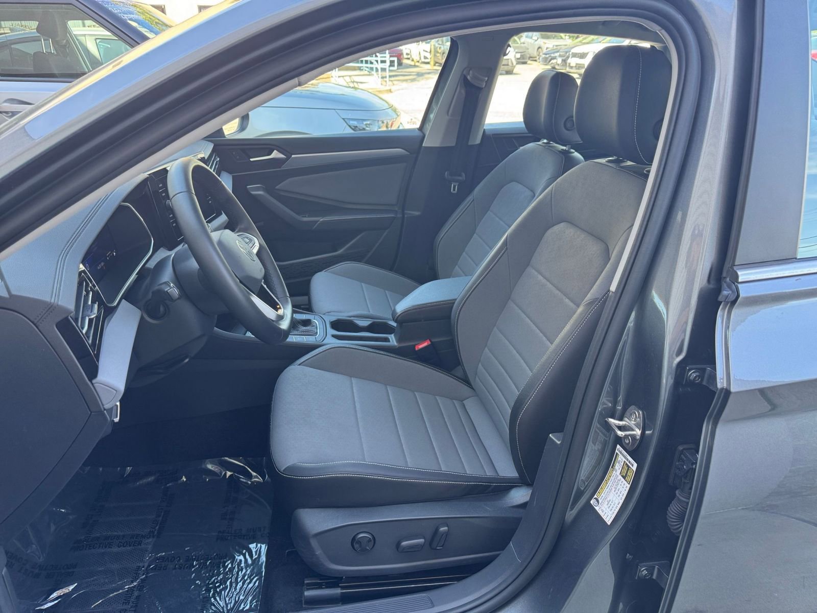 Thumbnail: 2025 Volkswagen Jetta - 27