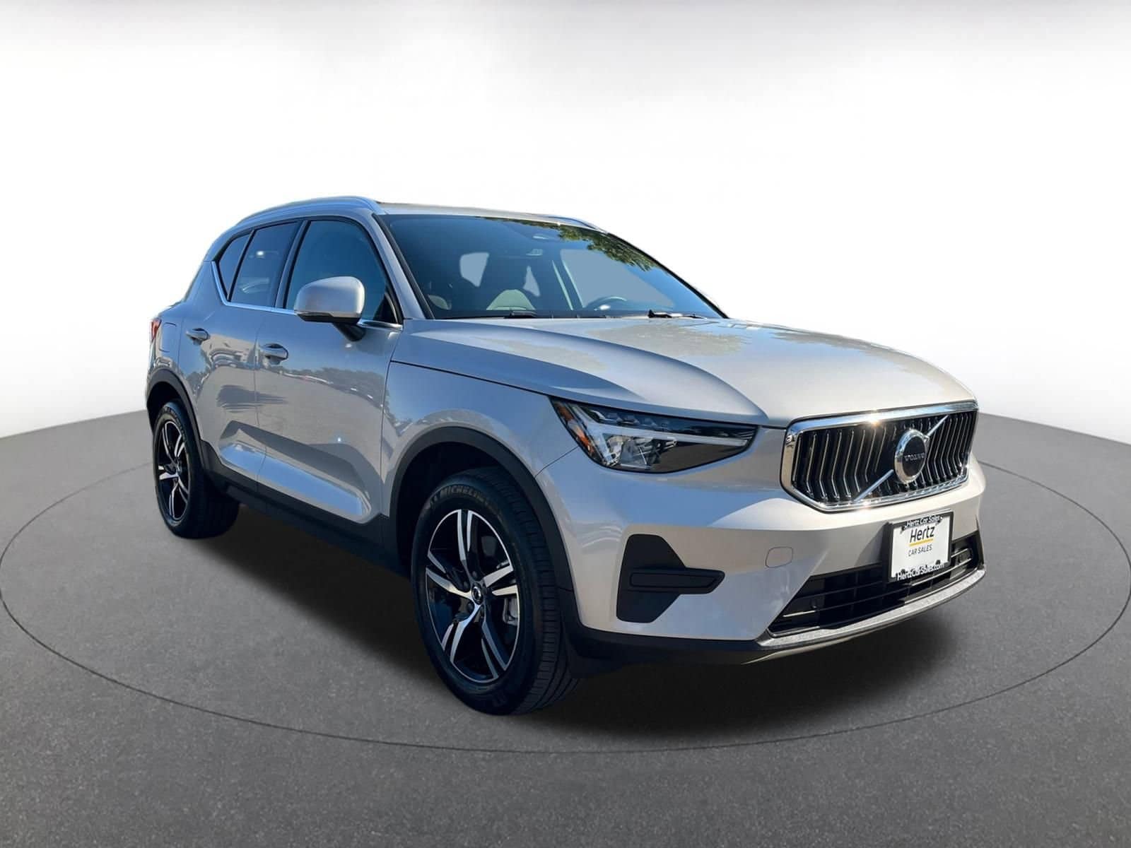 Thumbnail: 2024 Volvo XC40 - 1