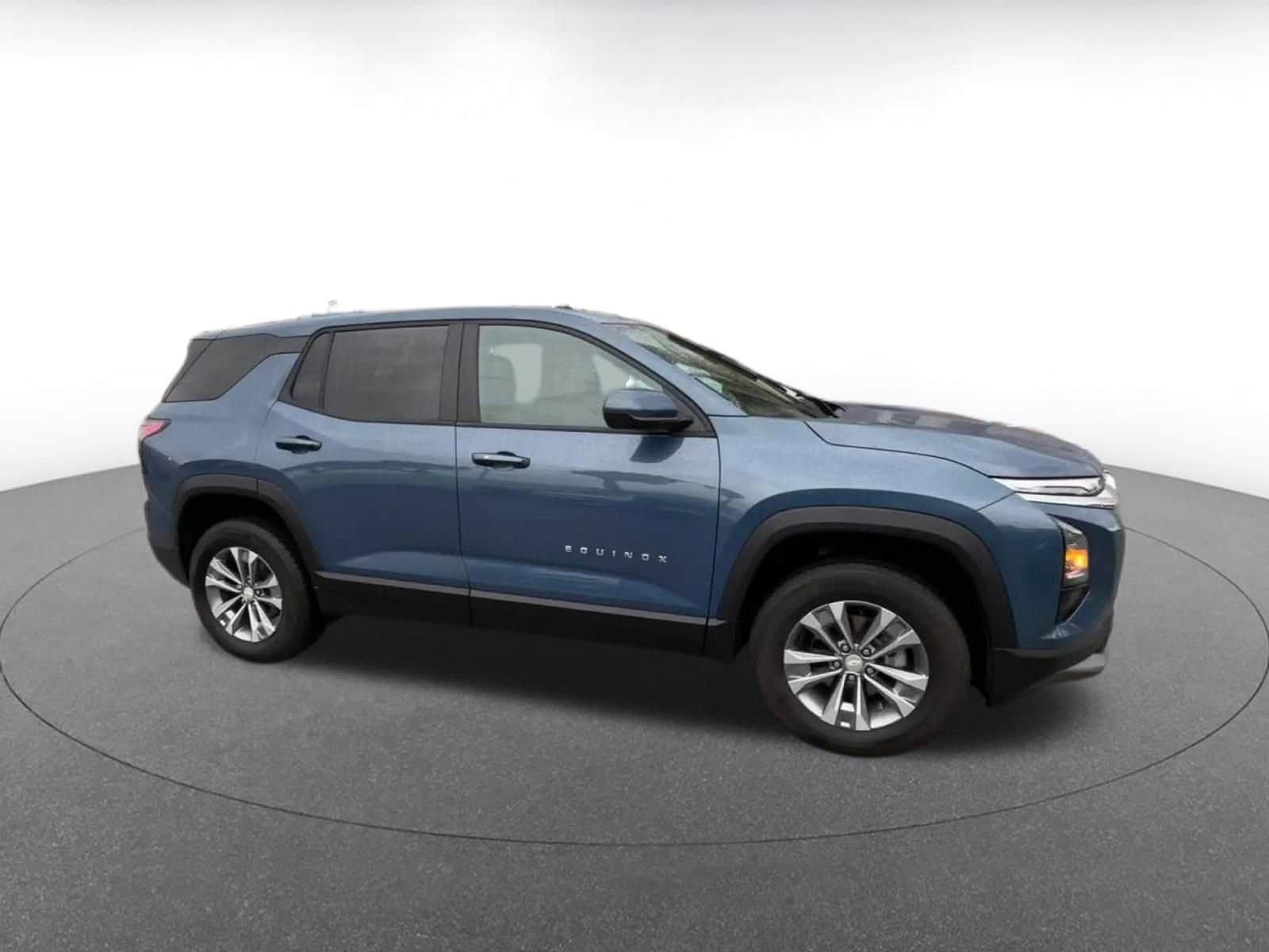 Thumbnail: 2025 Chevrolet Equinox - 2