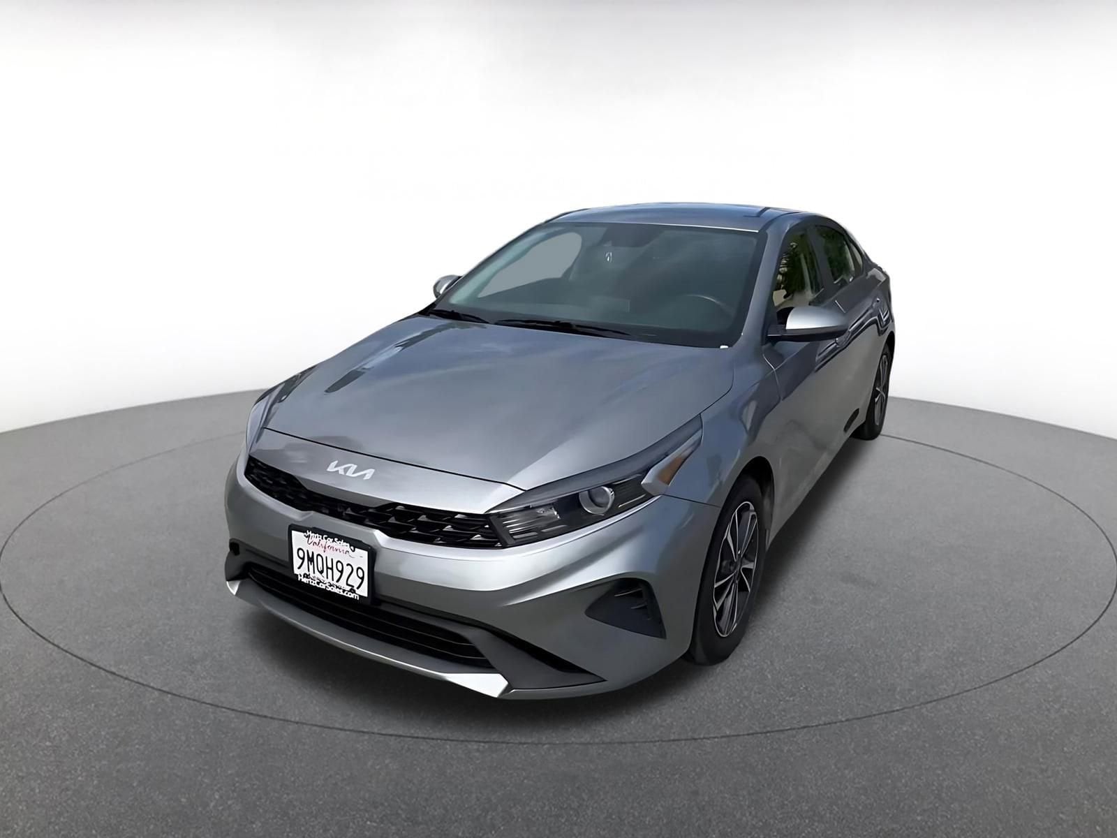 Thumbnail: 2024 Kia Forte - 7