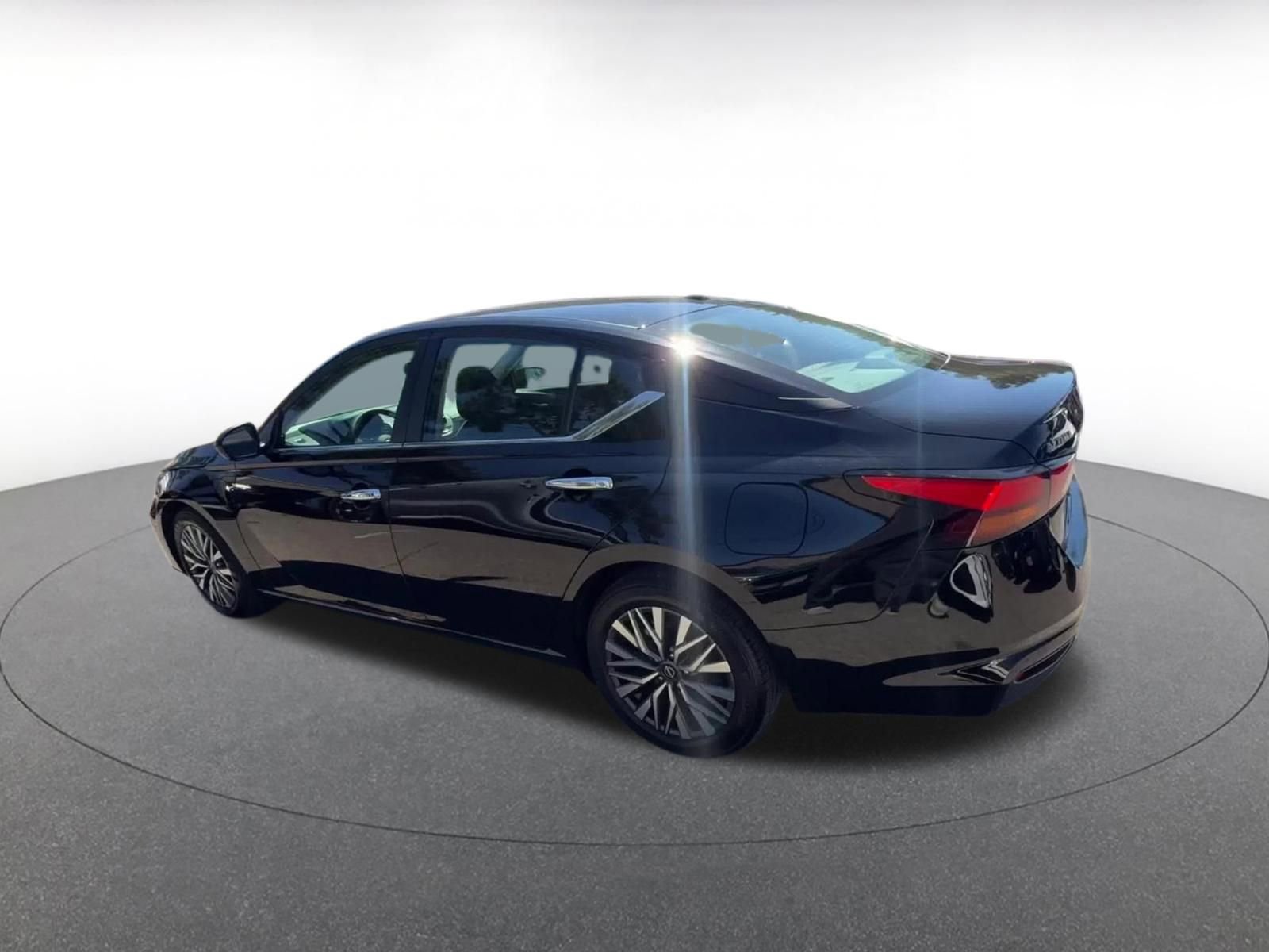 Thumbnail: 2025 Nissan Altima - 10