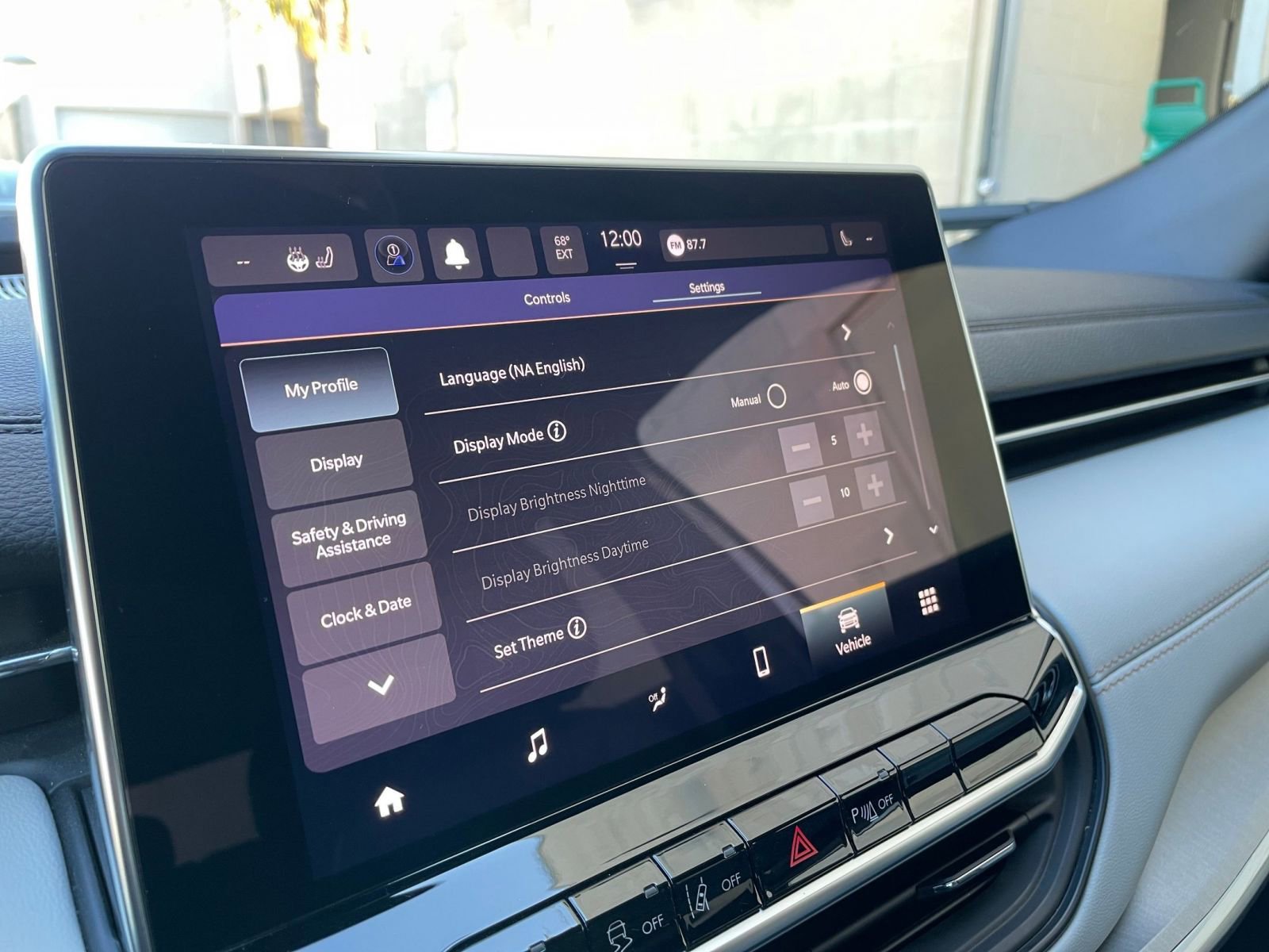 Thumbnail: 2025 Jeep Compass - 21