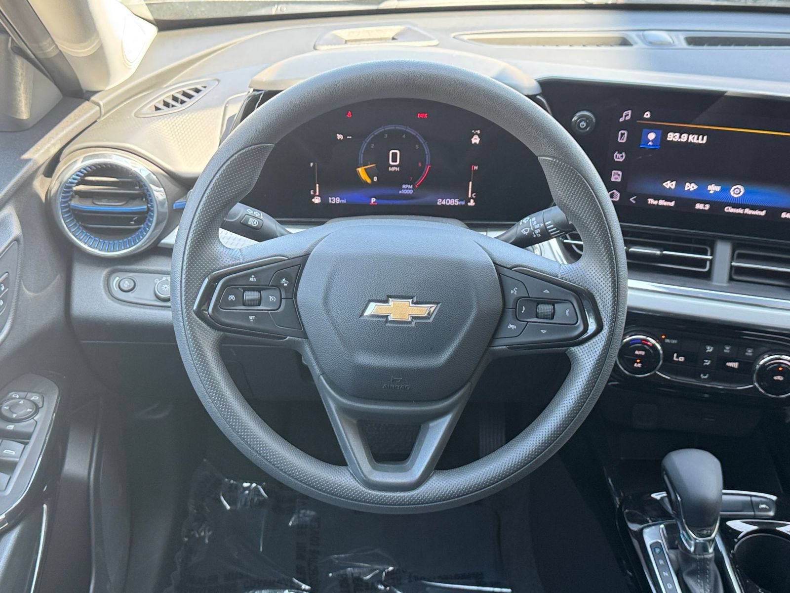 Thumbnail: 2025 Chevrolet Trax - 27