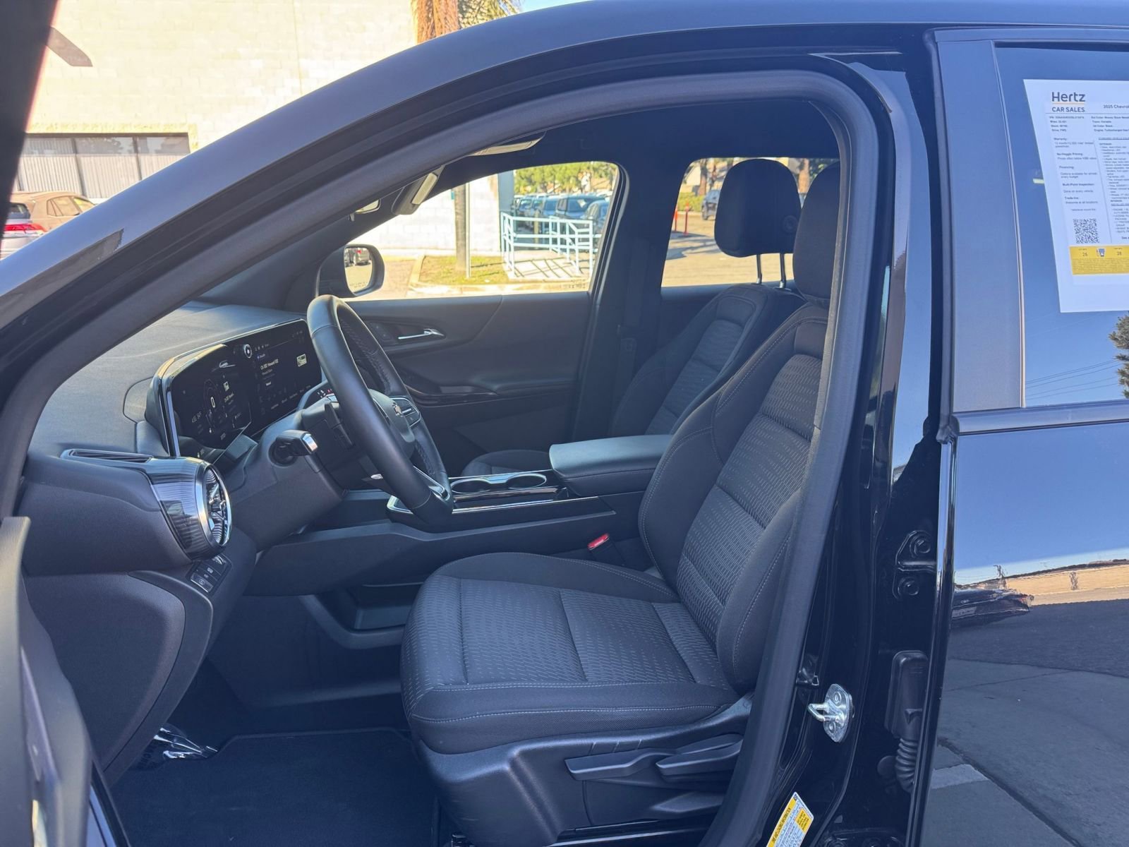 Thumbnail: 2025 Chevrolet Equinox - 25