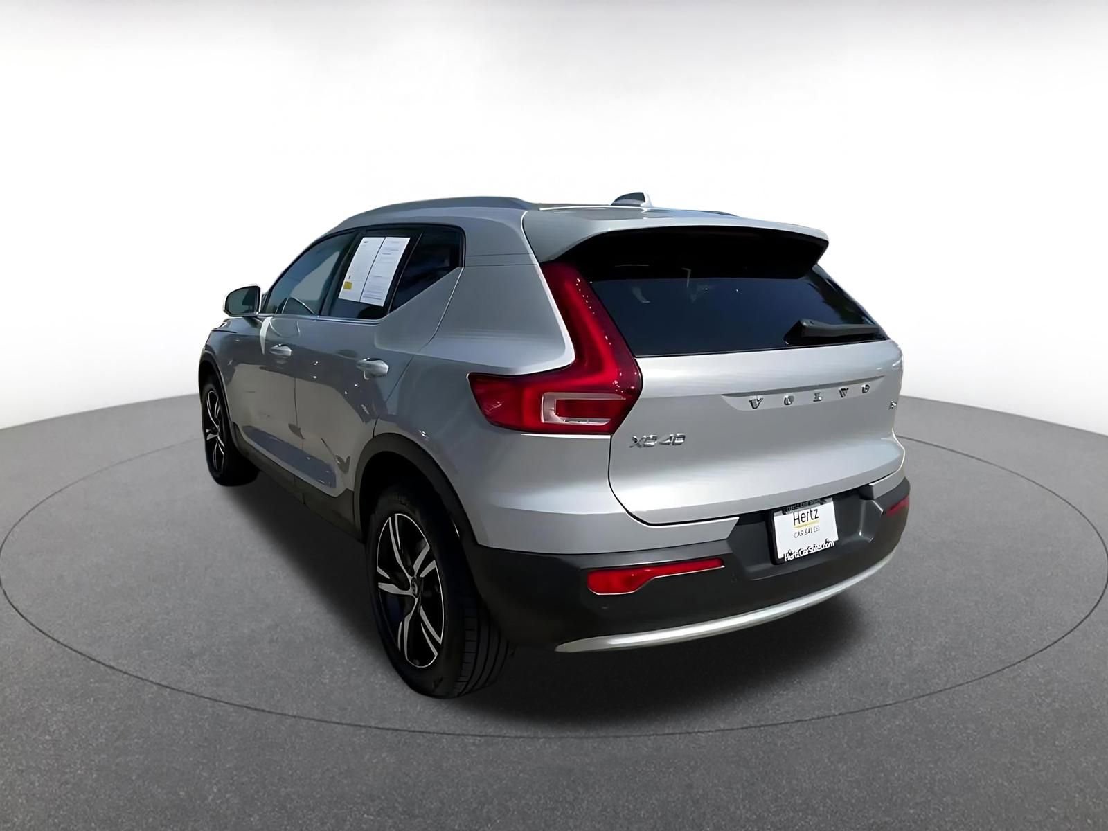 Thumbnail: 2024 Volvo XC40 - 11