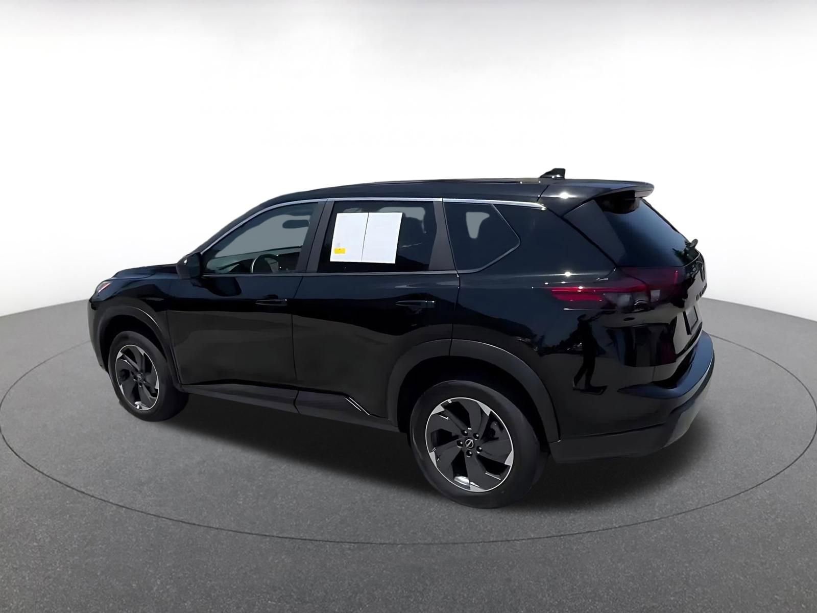 Thumbnail: 2025 Nissan Rogue - 10
