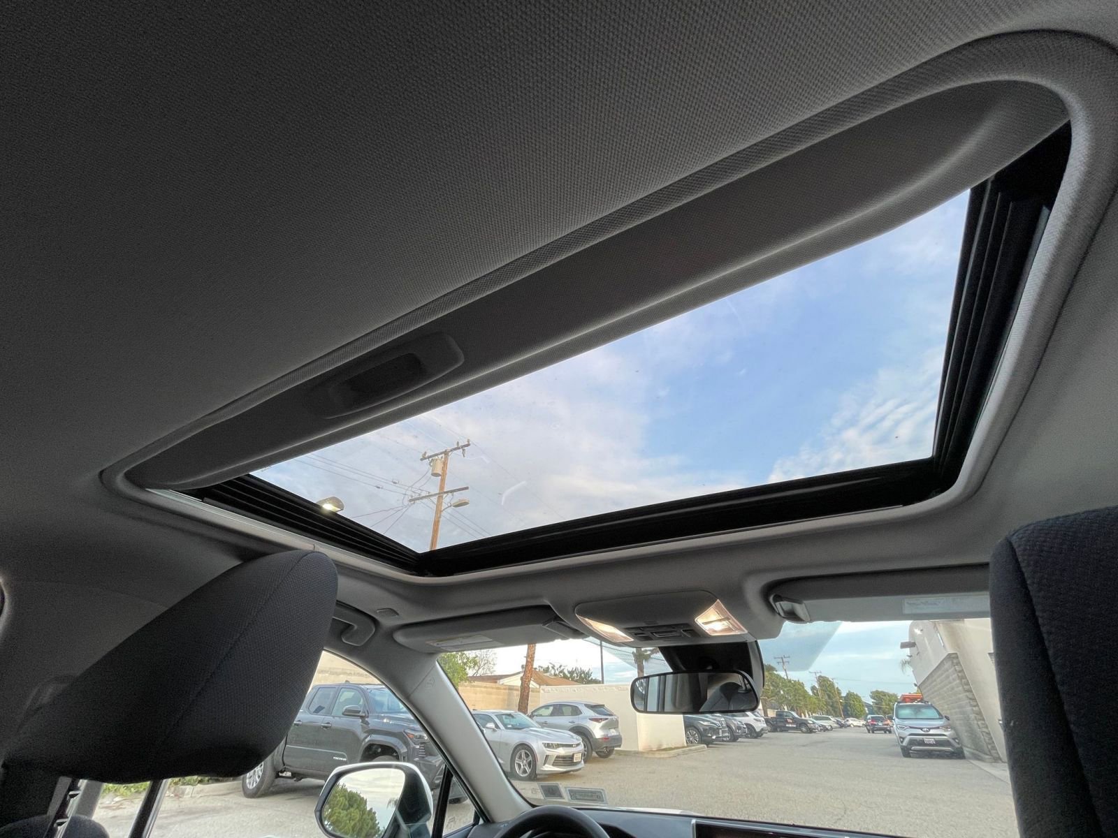 Thumbnail: 2025 Toyota RAV4 - 22